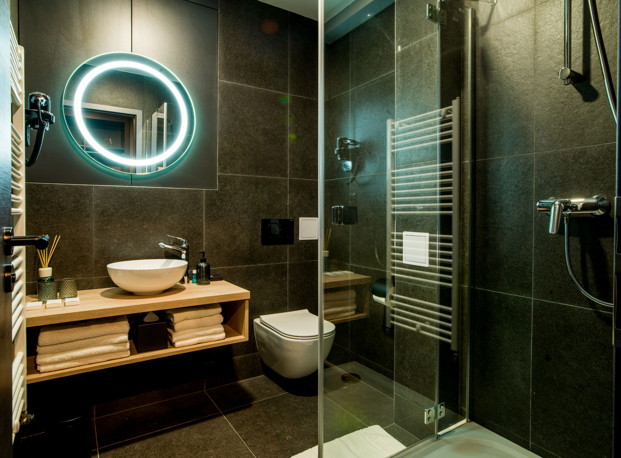 Suite Queen Size Bed