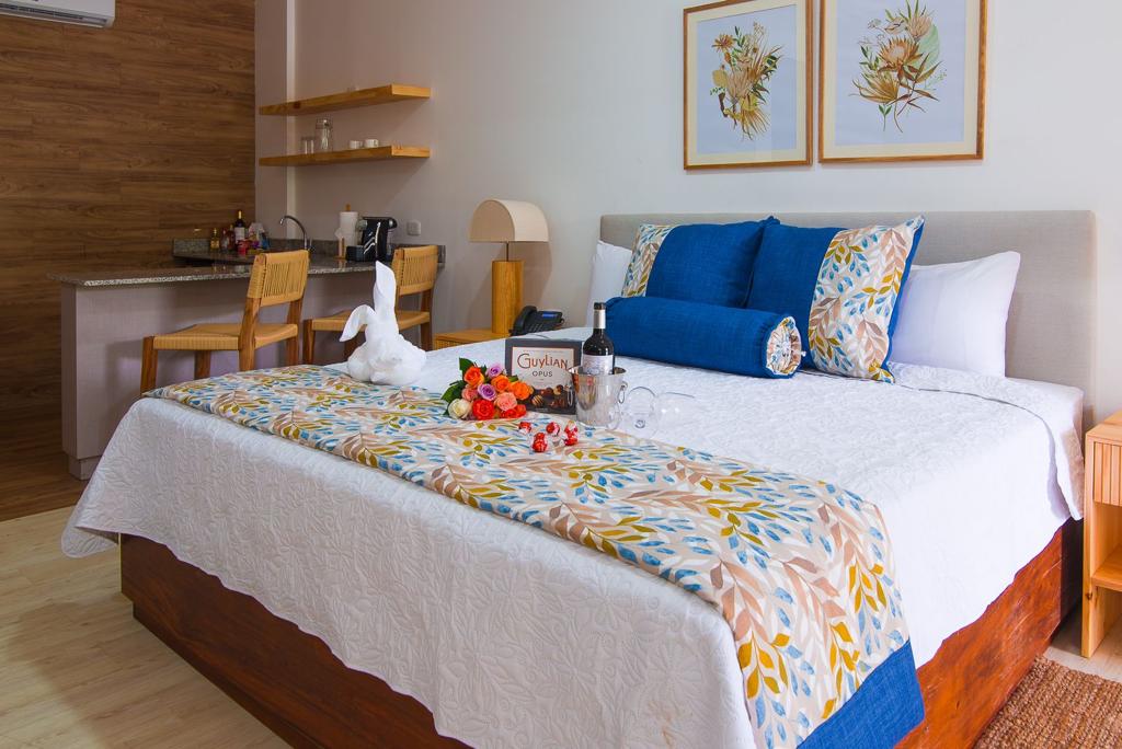 Double Deluxe One Bed