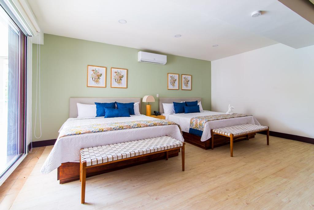 Family Room Capacity 6 Three Bedroom