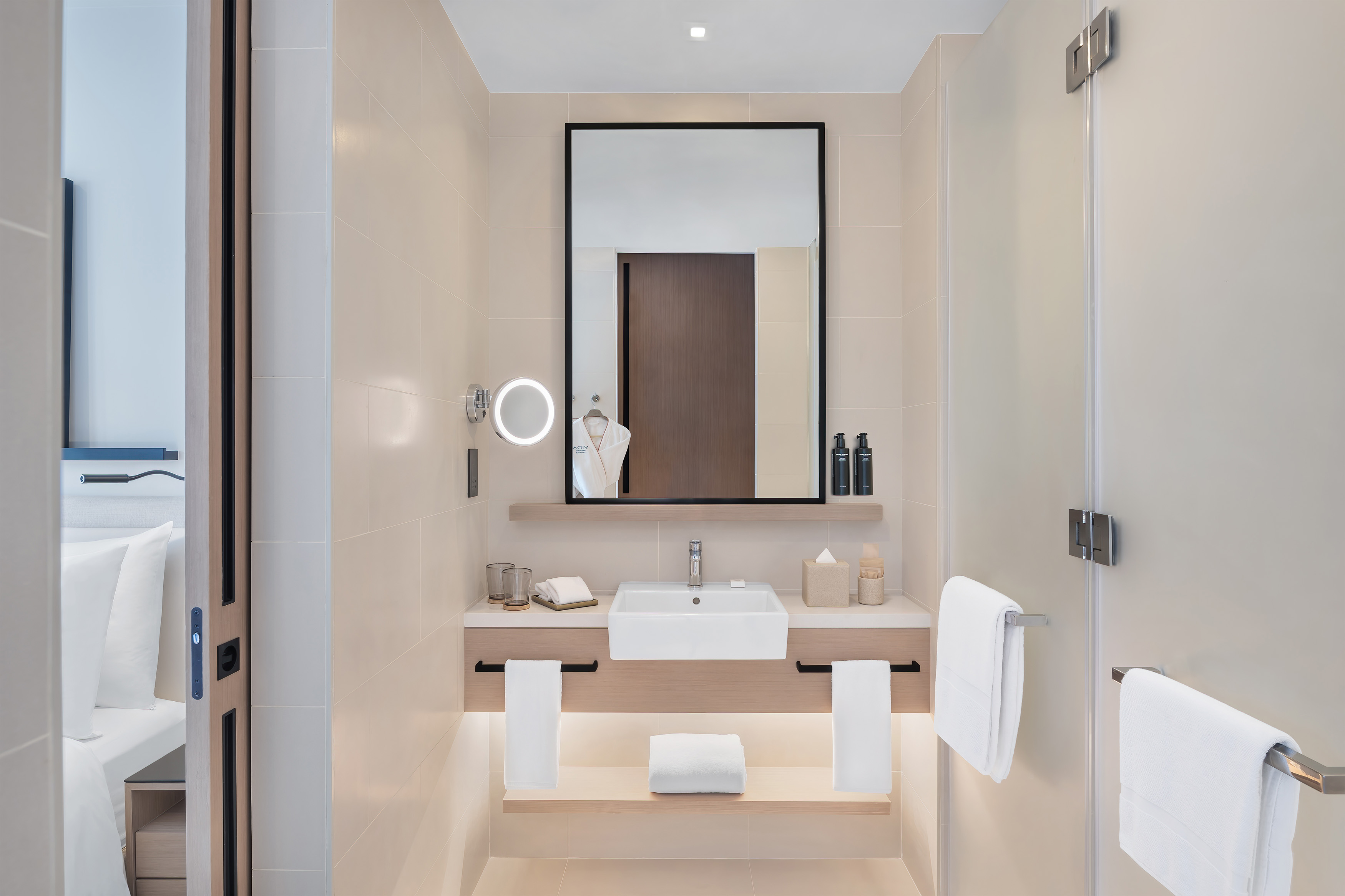 Twin Deluxe City View