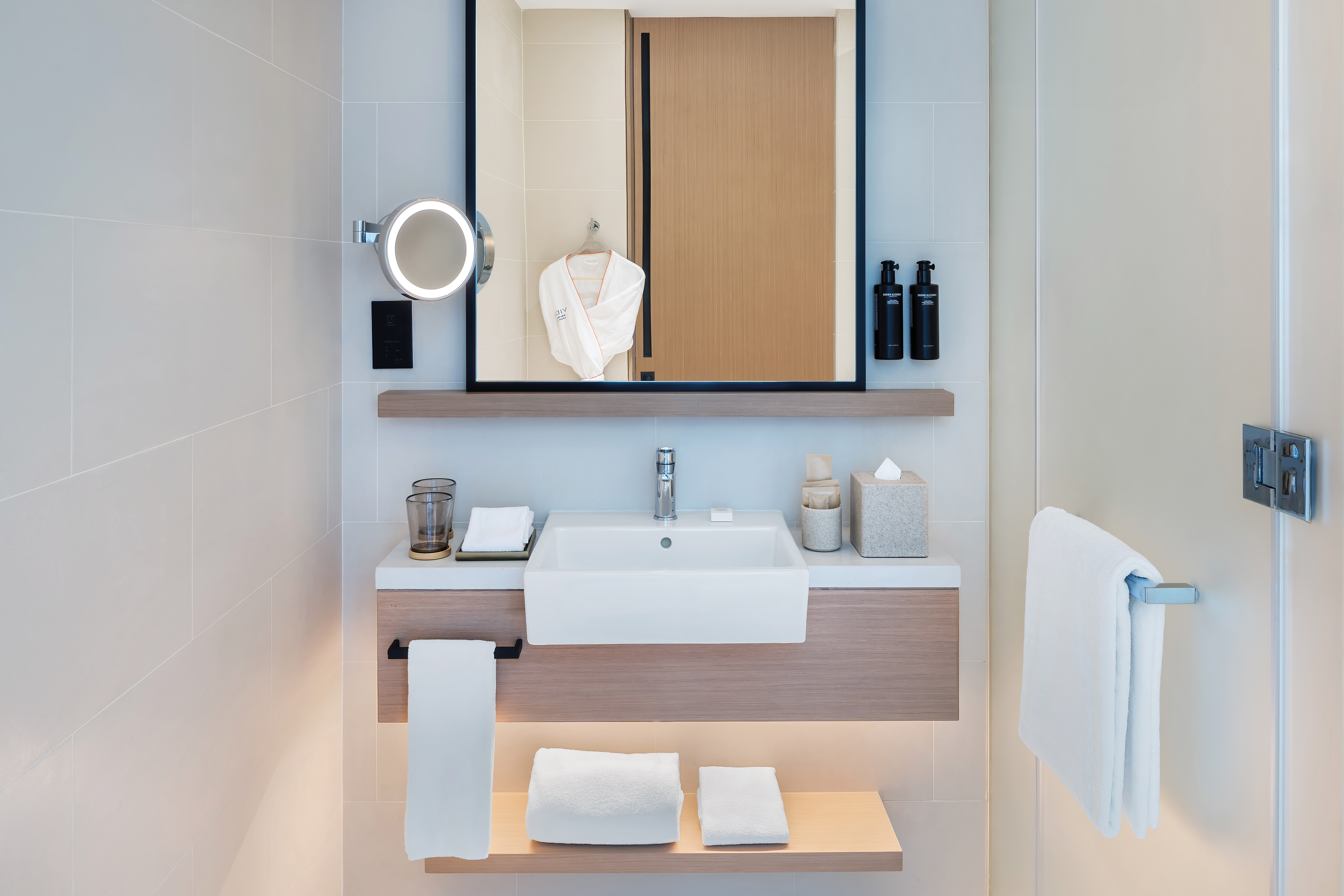 Double Deluxe City View King Bed