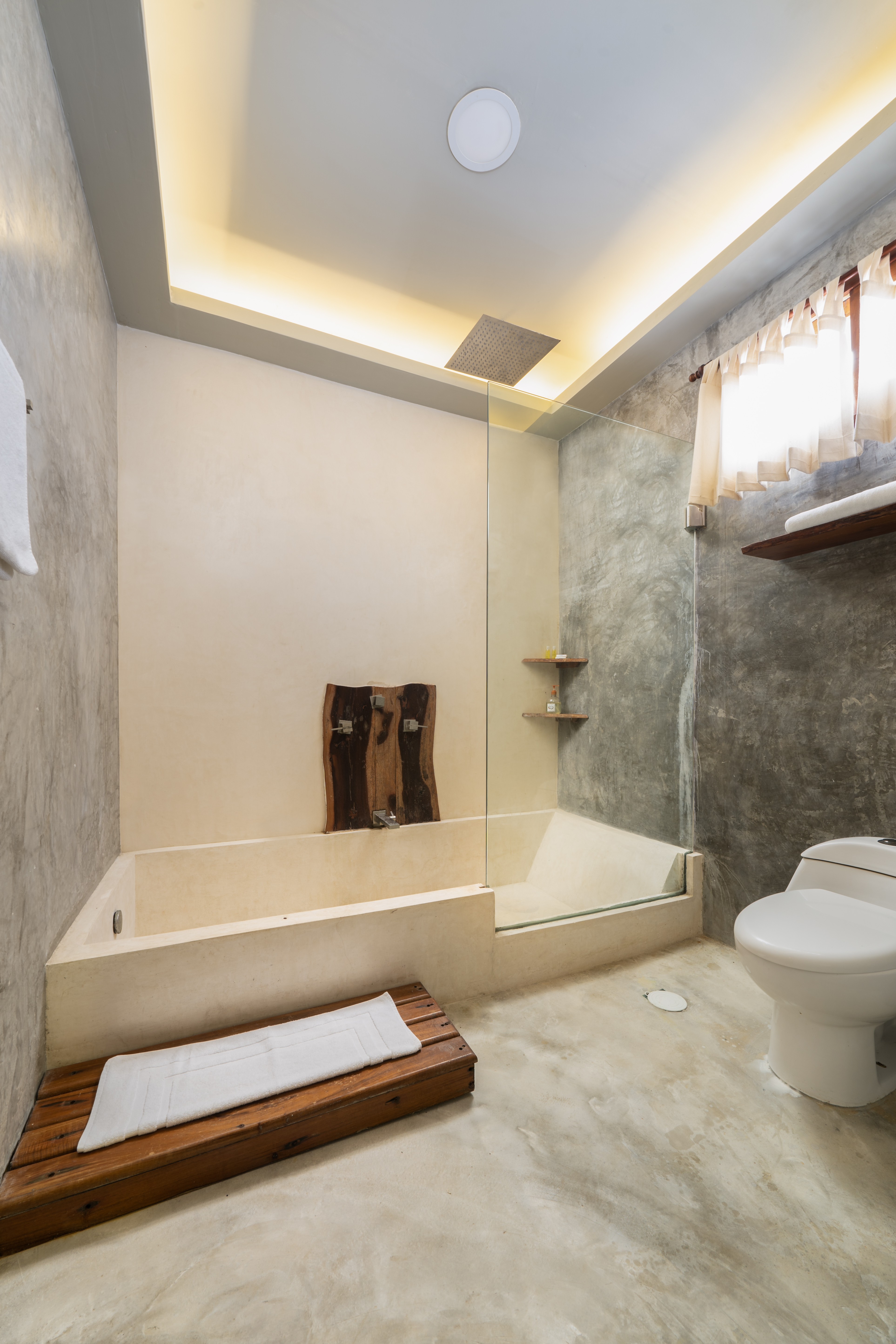 Suite Deluxe with Air Conditioning