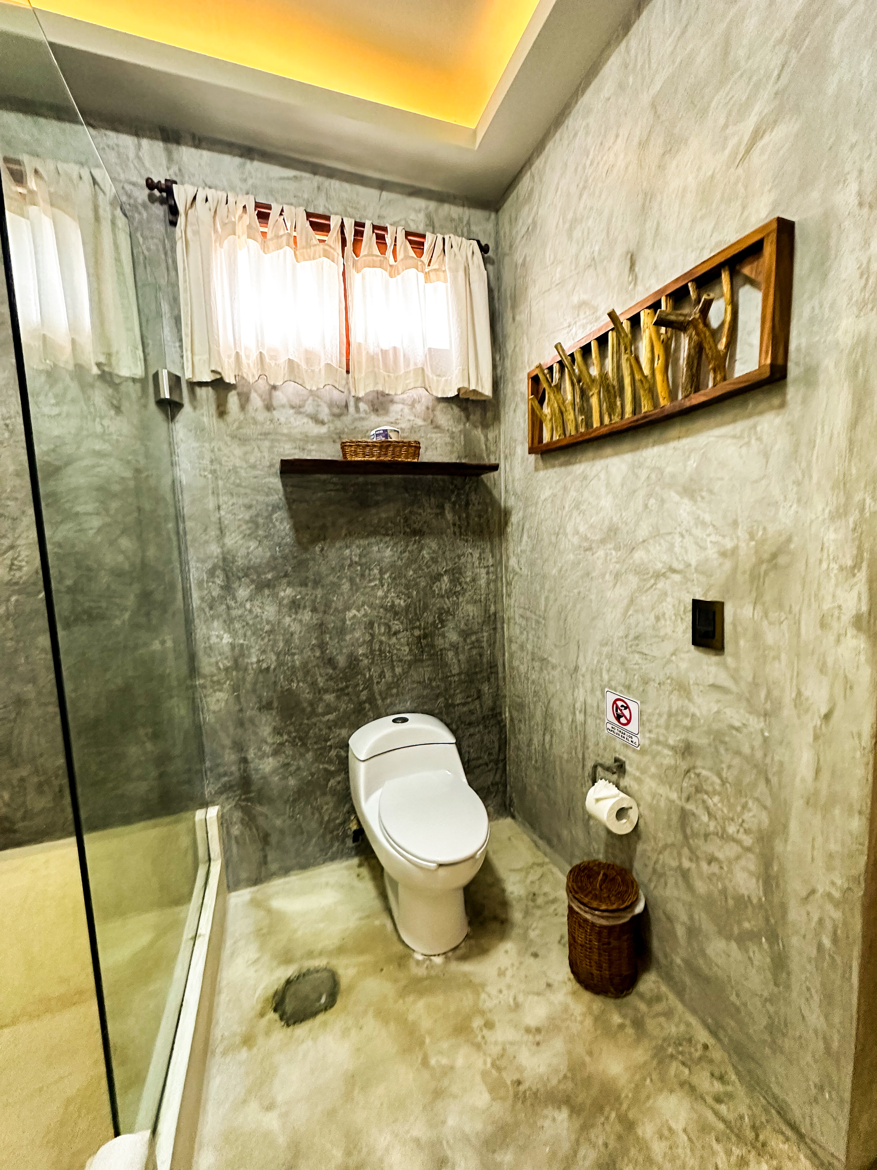 Suite Deluxe with Air Conditioning