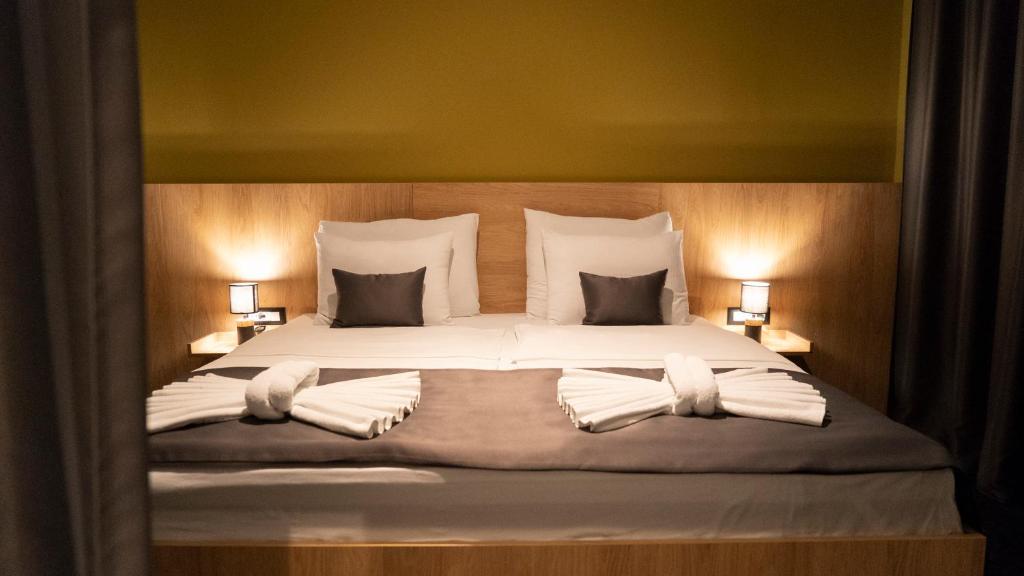 Suite Two Bedrooms One Bathroom