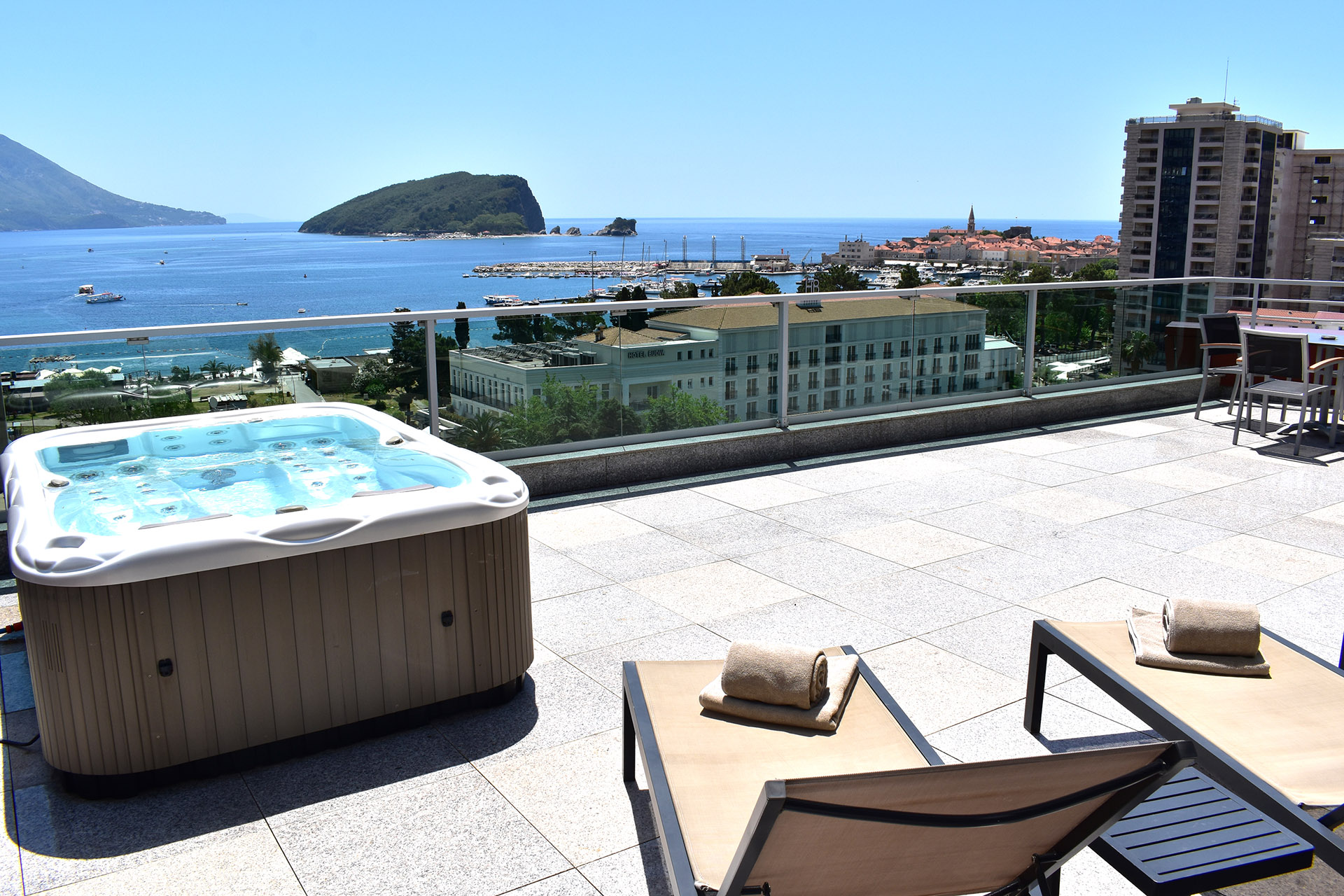 Apartment with Views