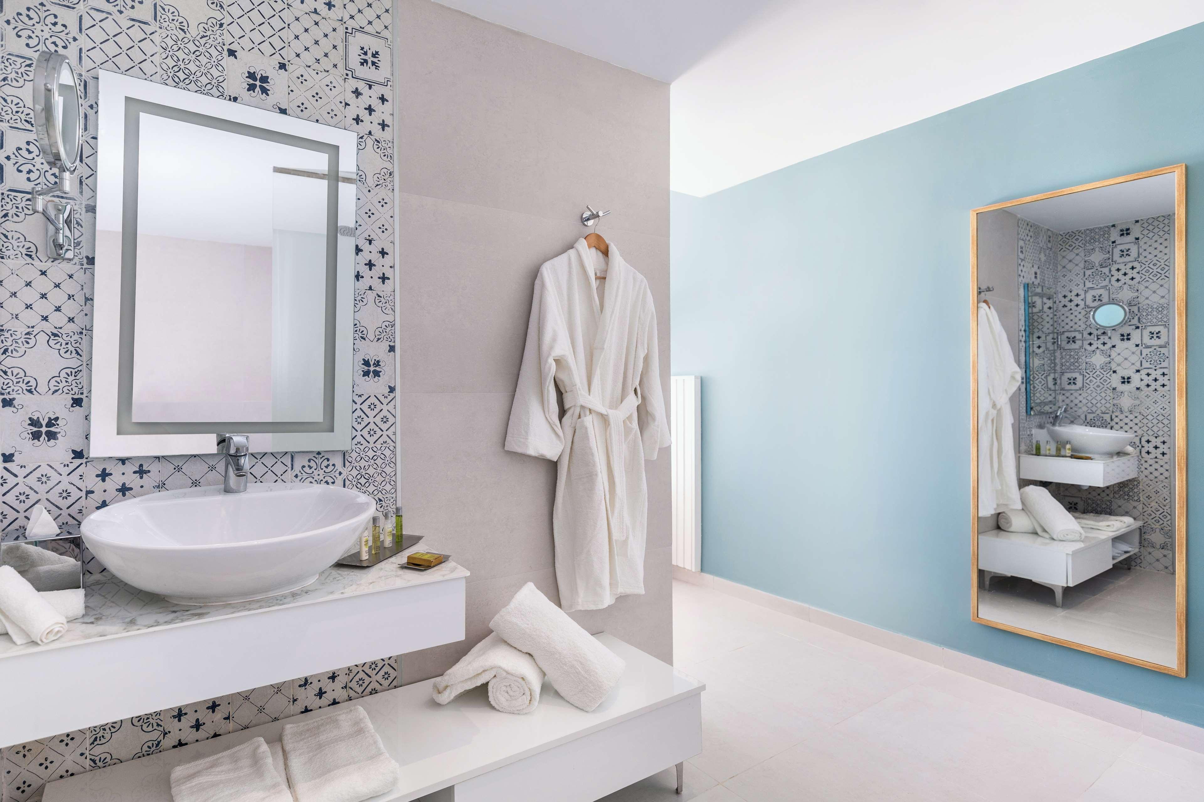 Suite Two Queen Beds