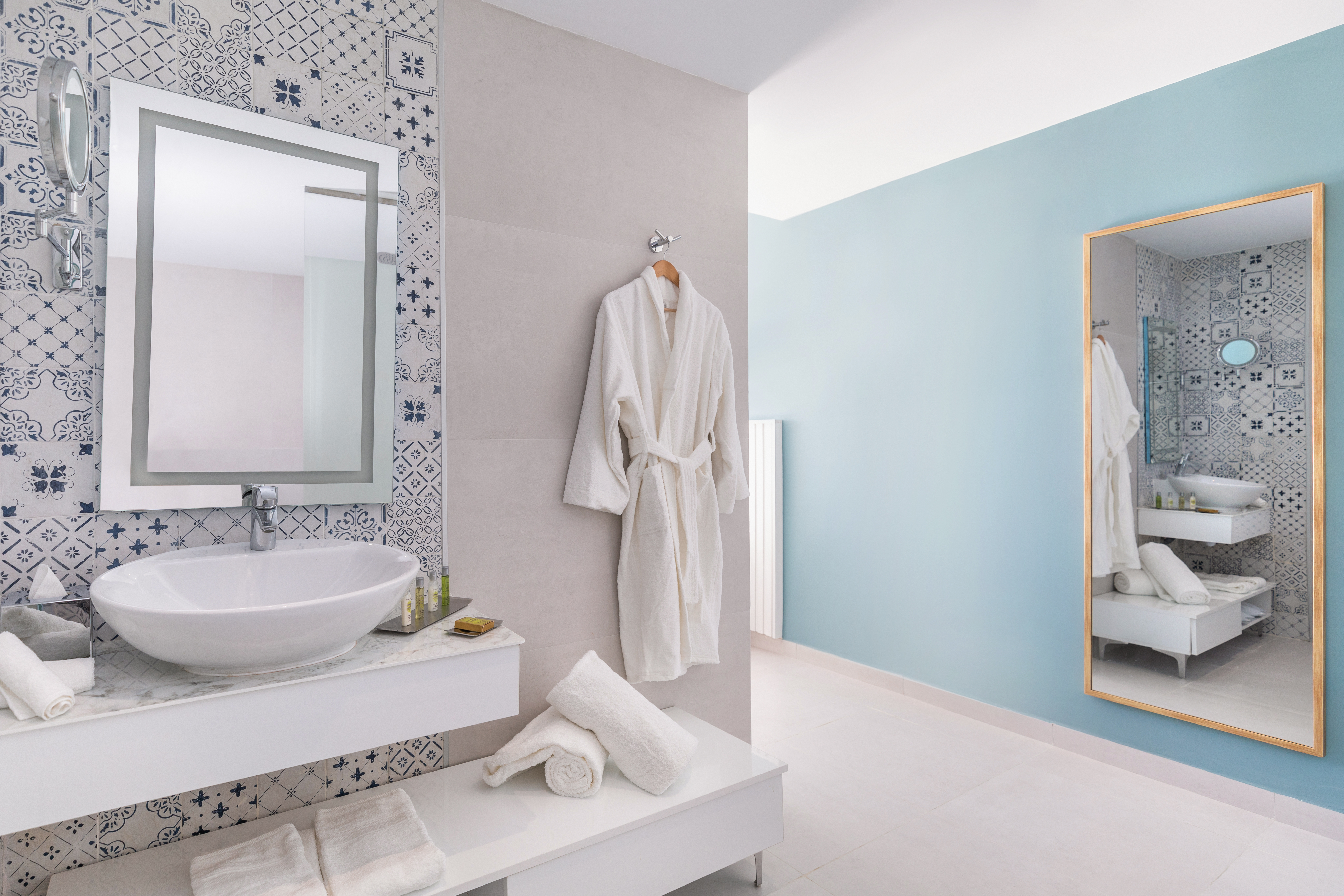 Family Room King Size Bed