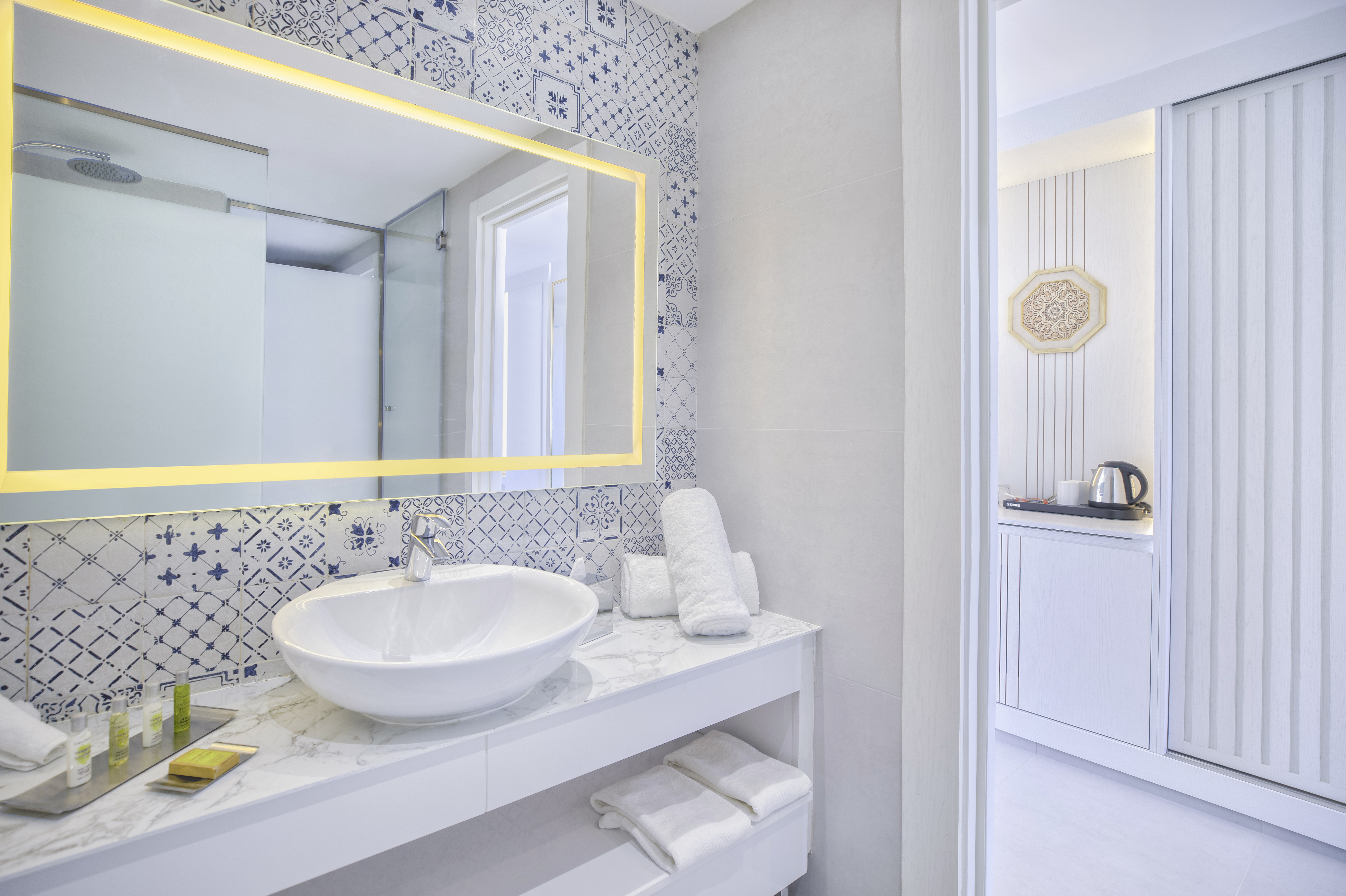 Double King Size Bed