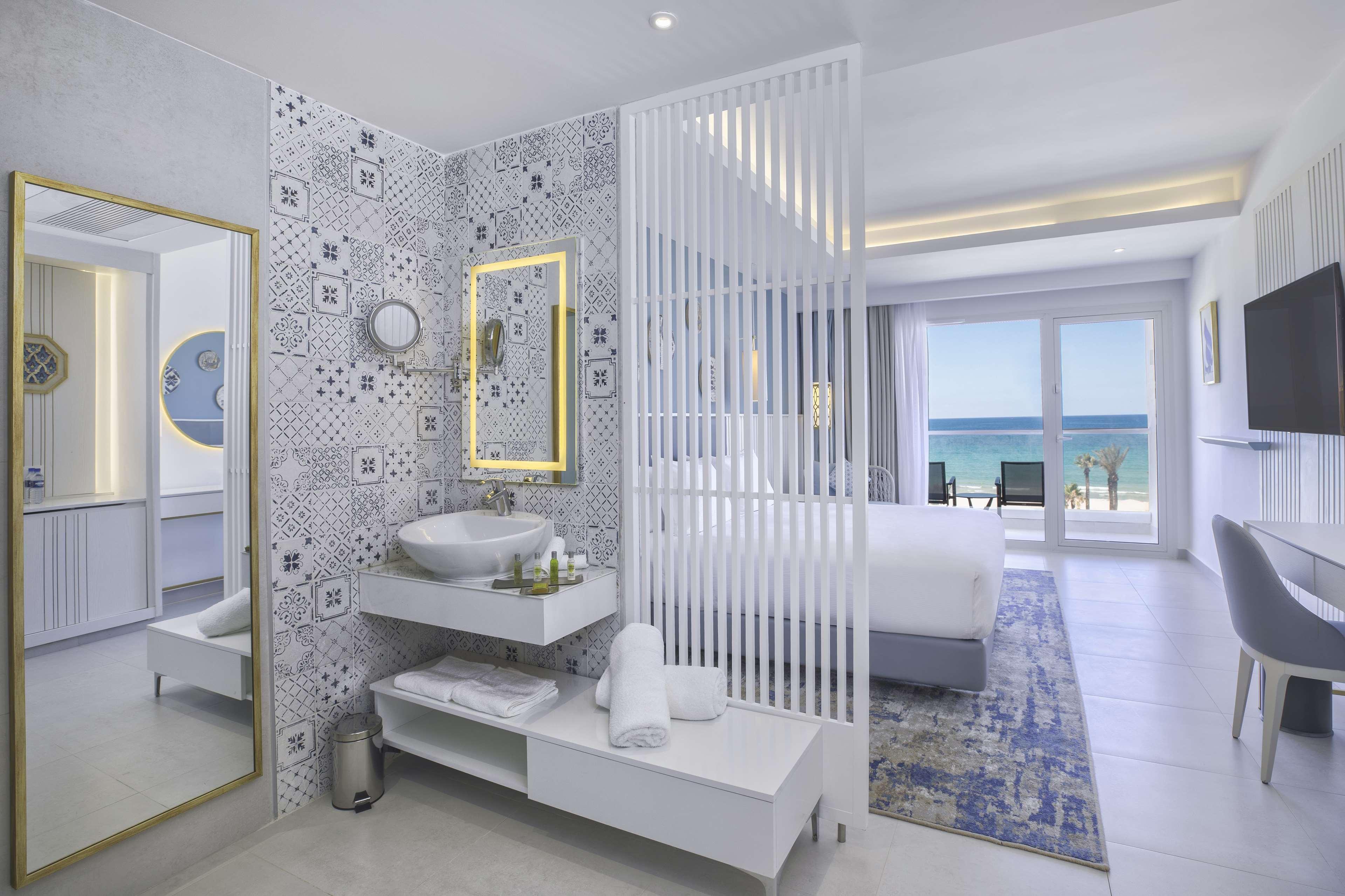 Double Partial Sea View