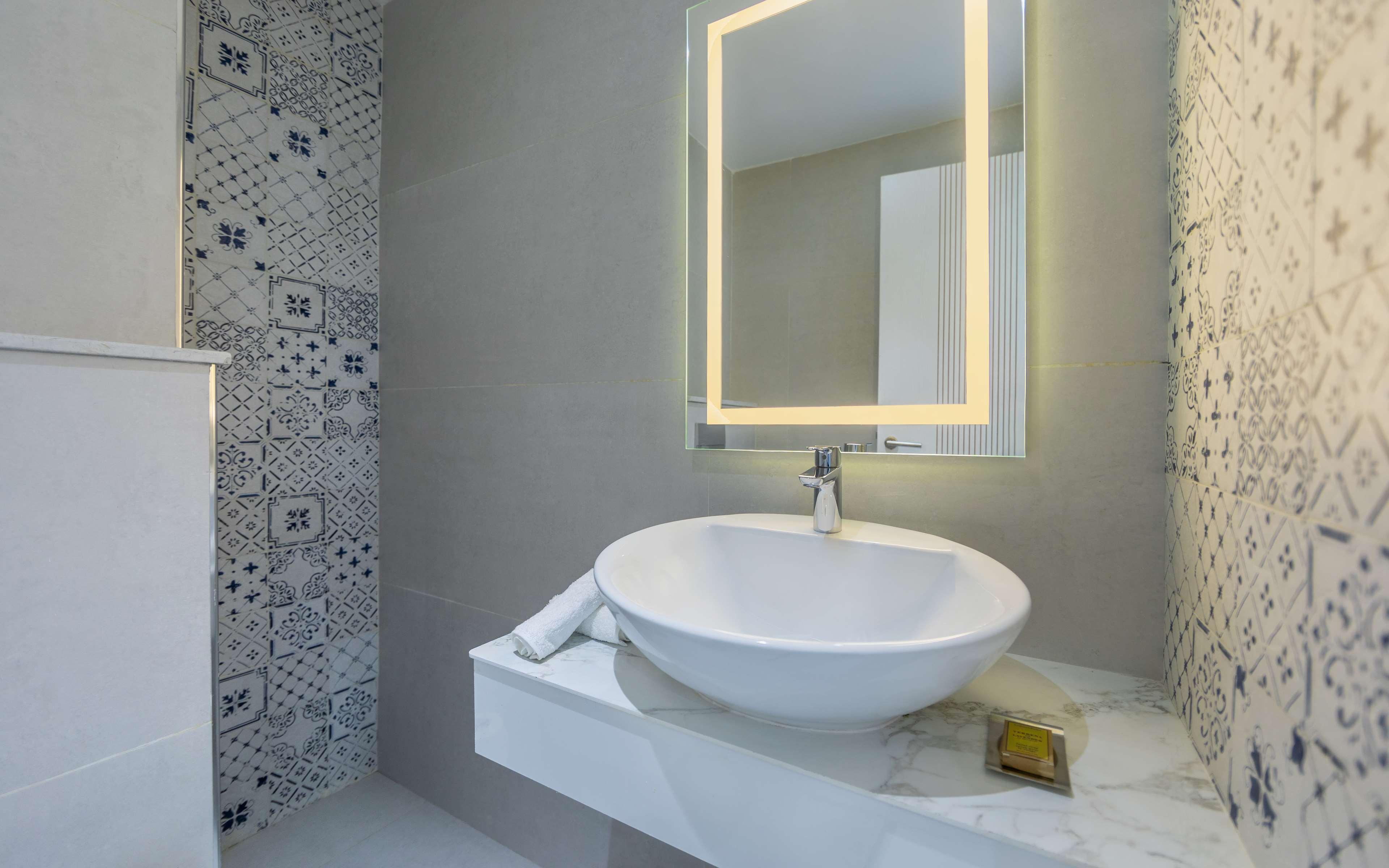 Double Partial Sea View