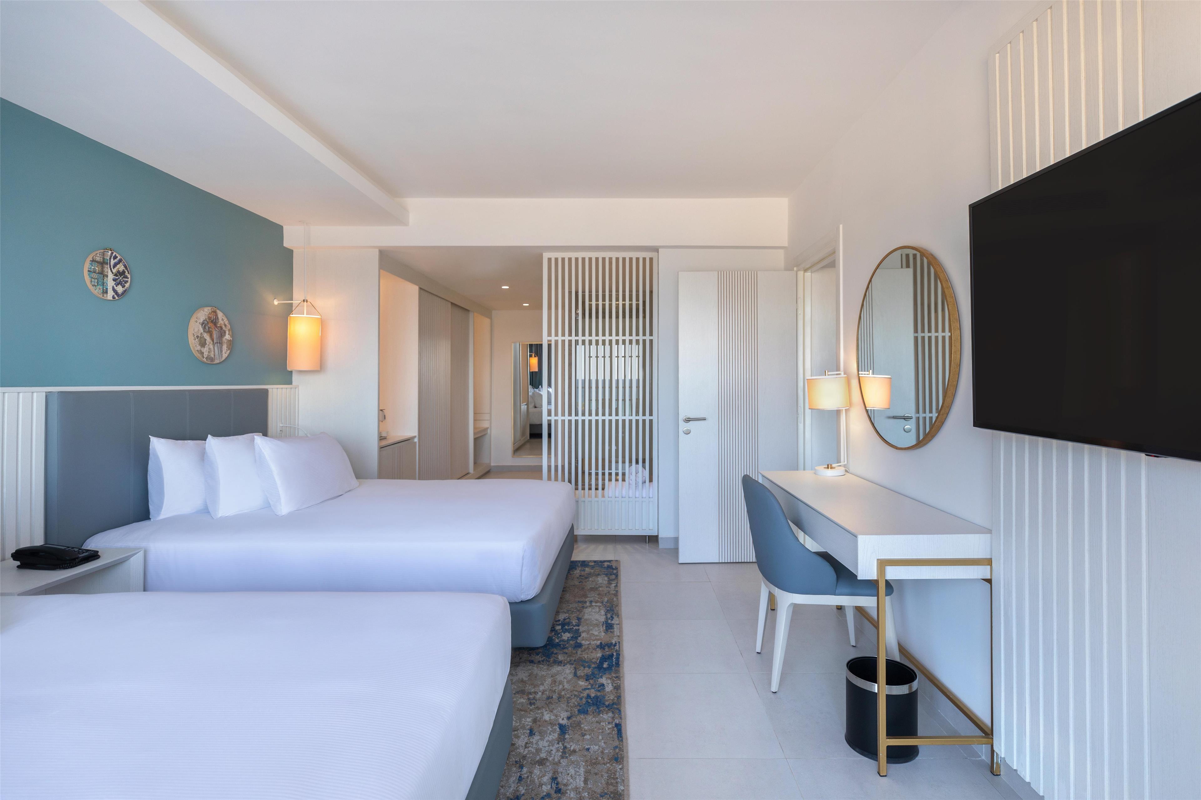 Suite Two Queen Beds One Bedroom