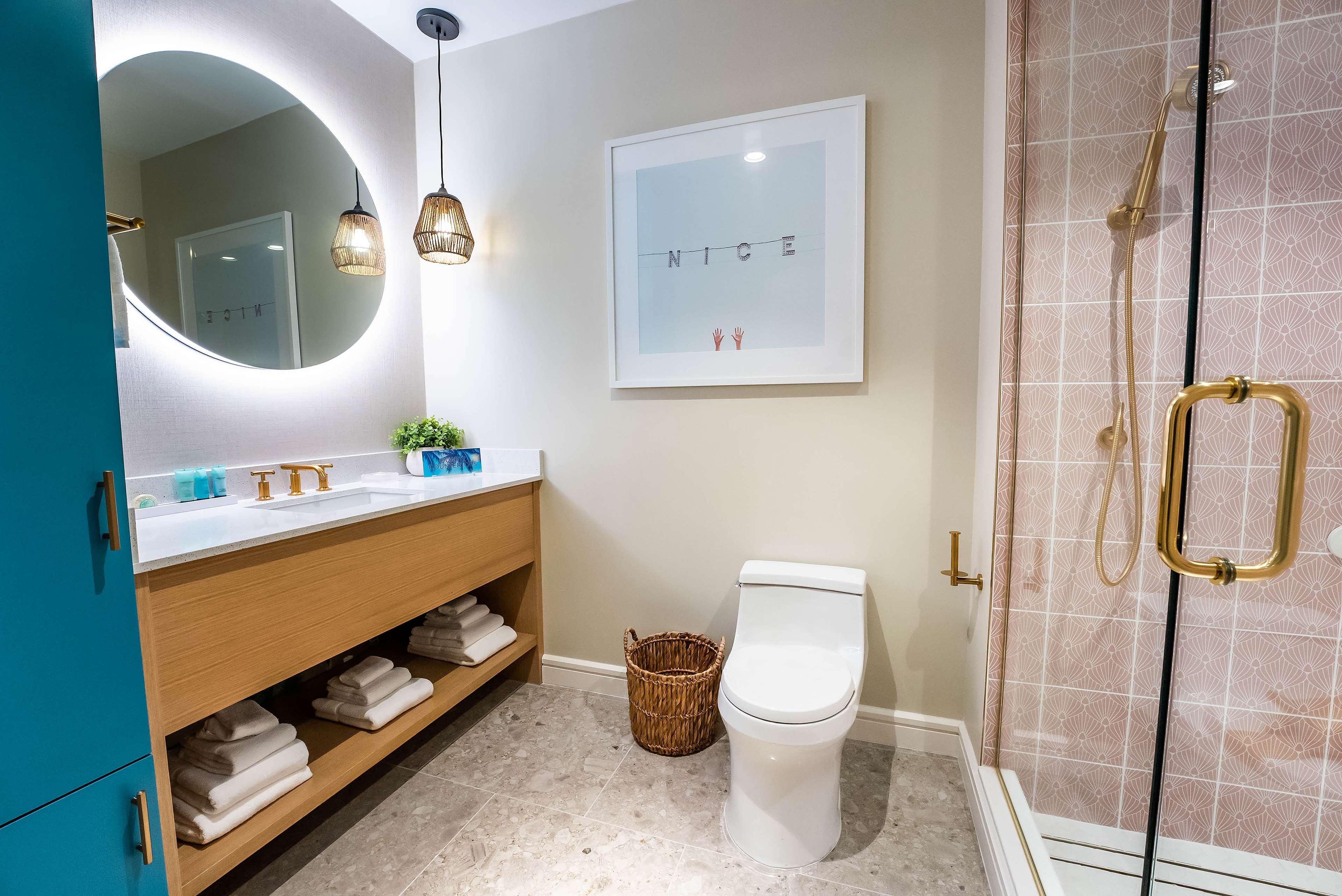 Studio Queen Size Bed