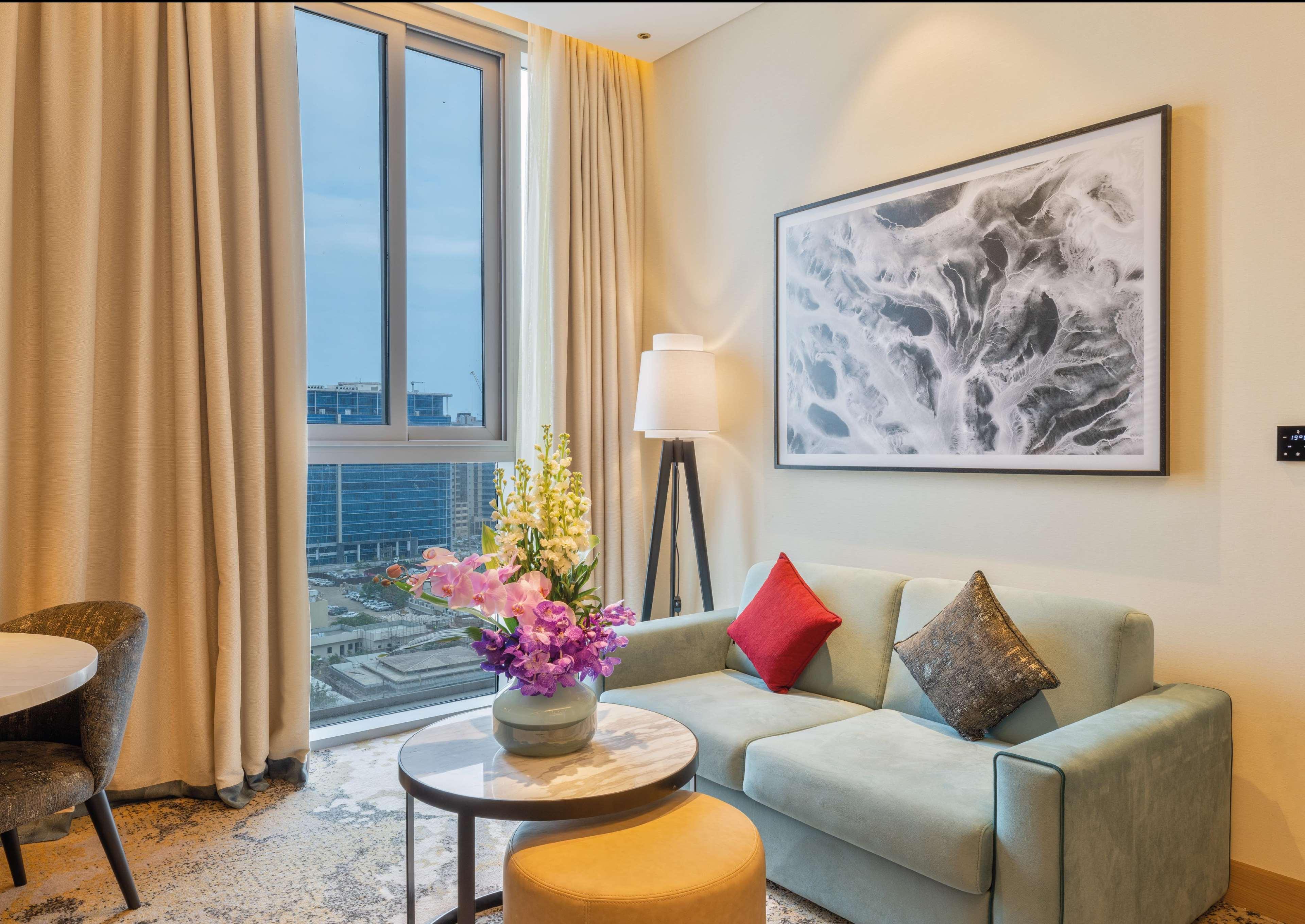 Studio Accessible King Size Bed