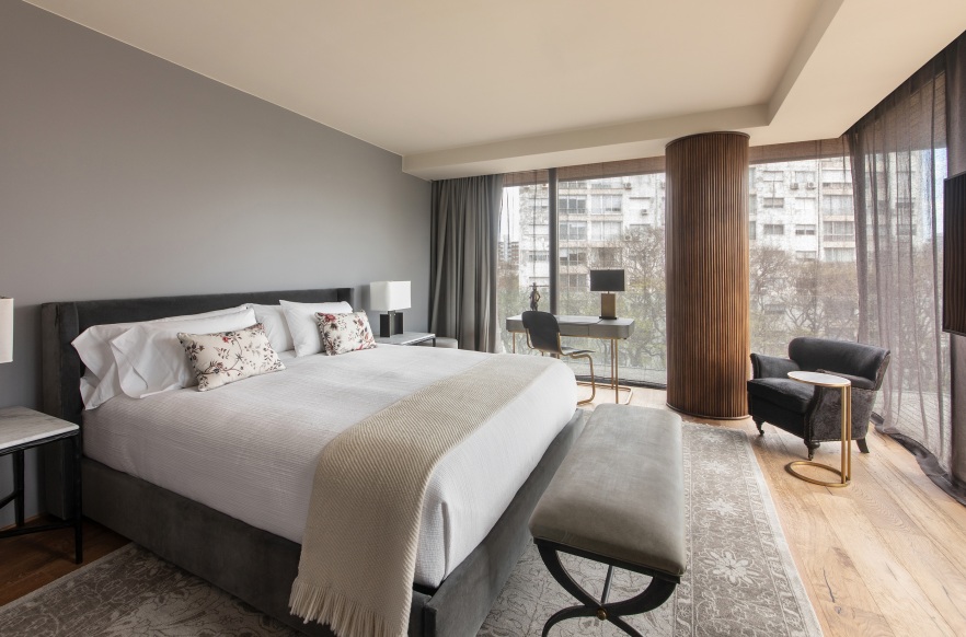 Double Deluxe King Bed