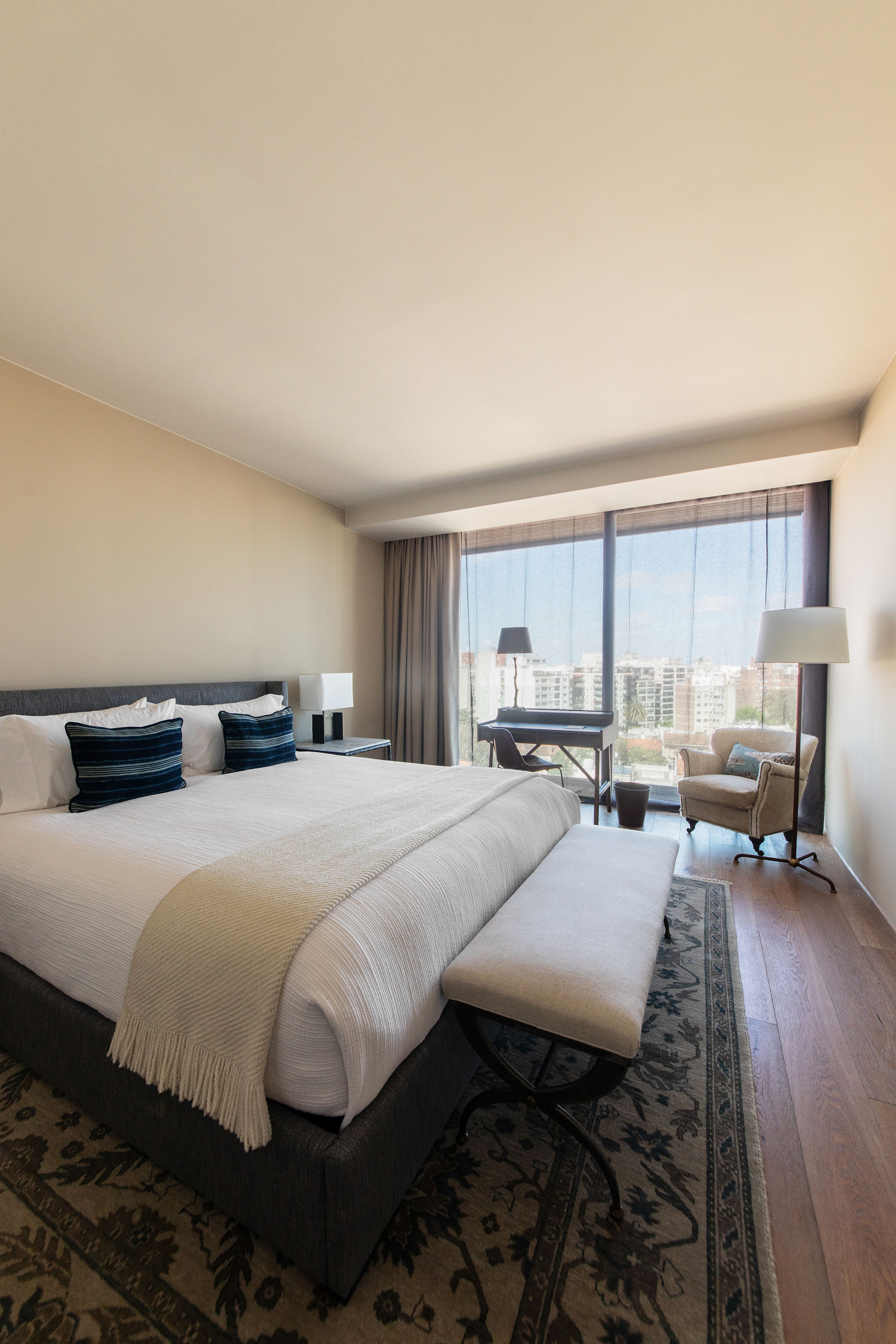 Single Superior King Bed