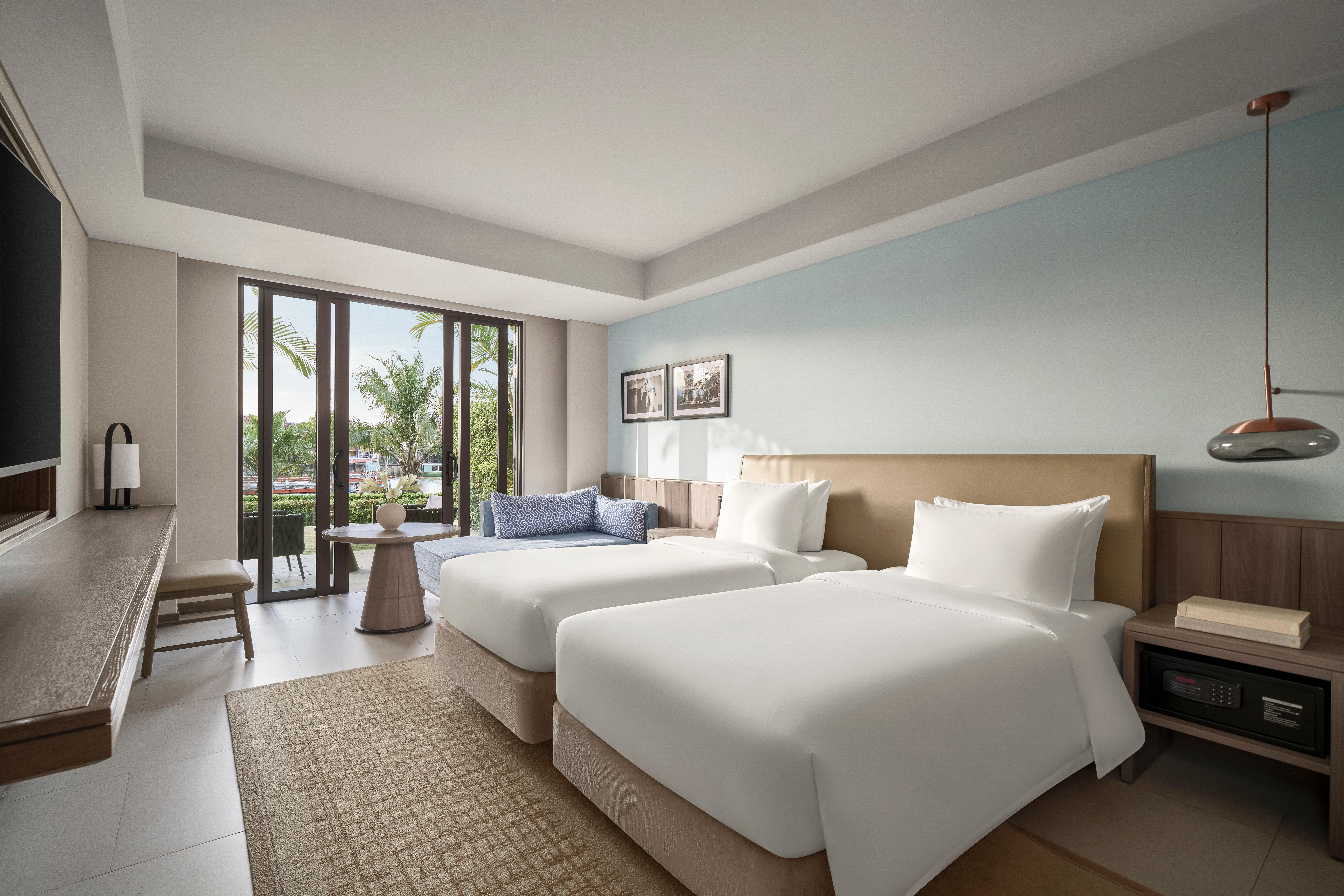 Twin Deluxe with Views