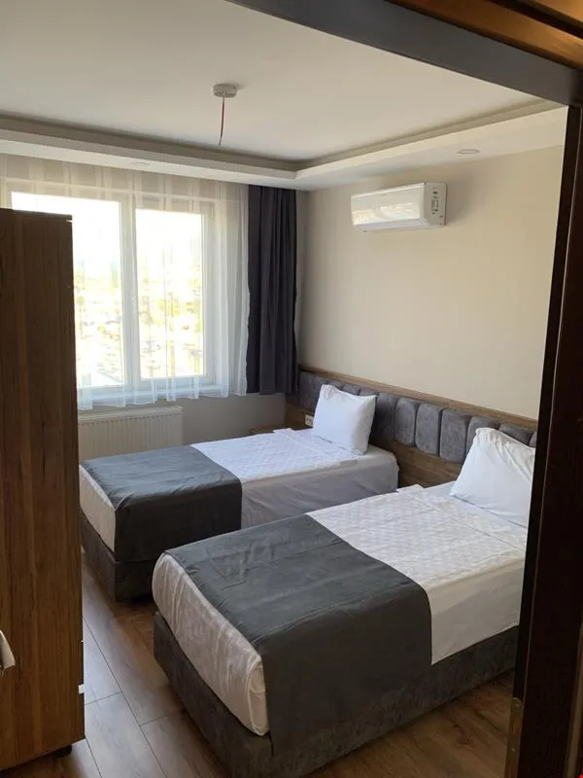 Apartment Three Bedrooms One Bathroom