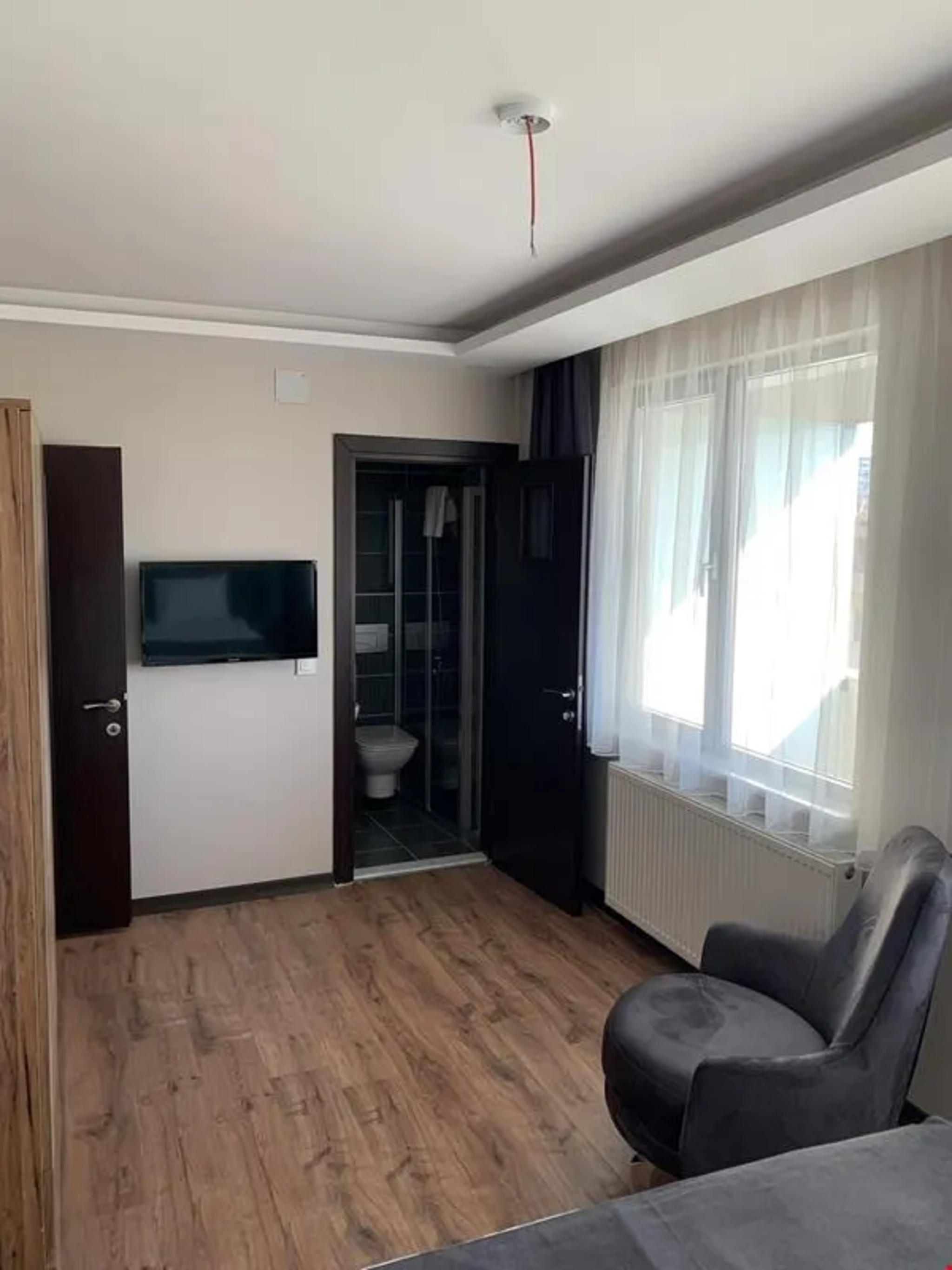 Apartment Three Bedrooms One Bathroom