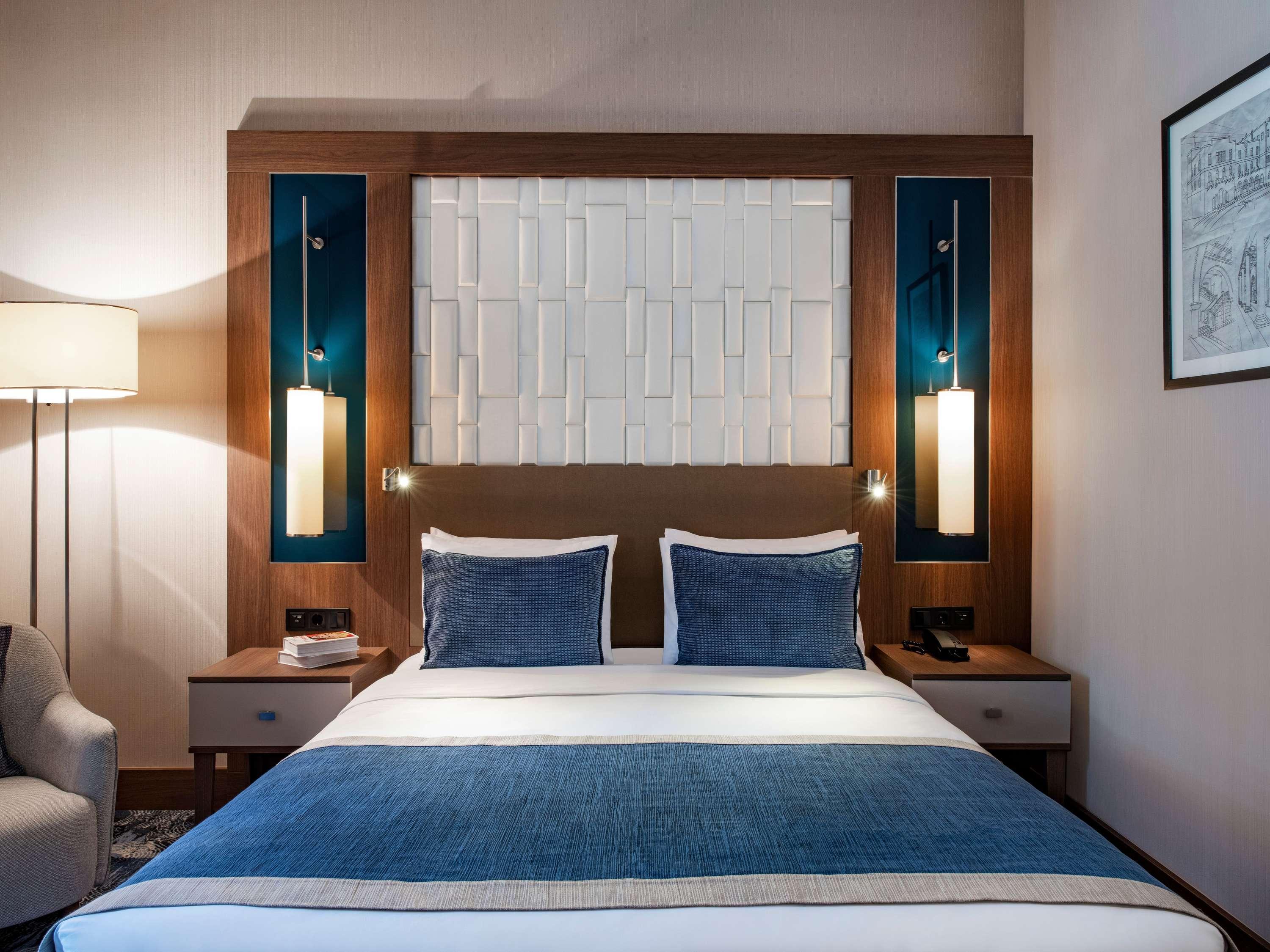 Double Classic Double Bed