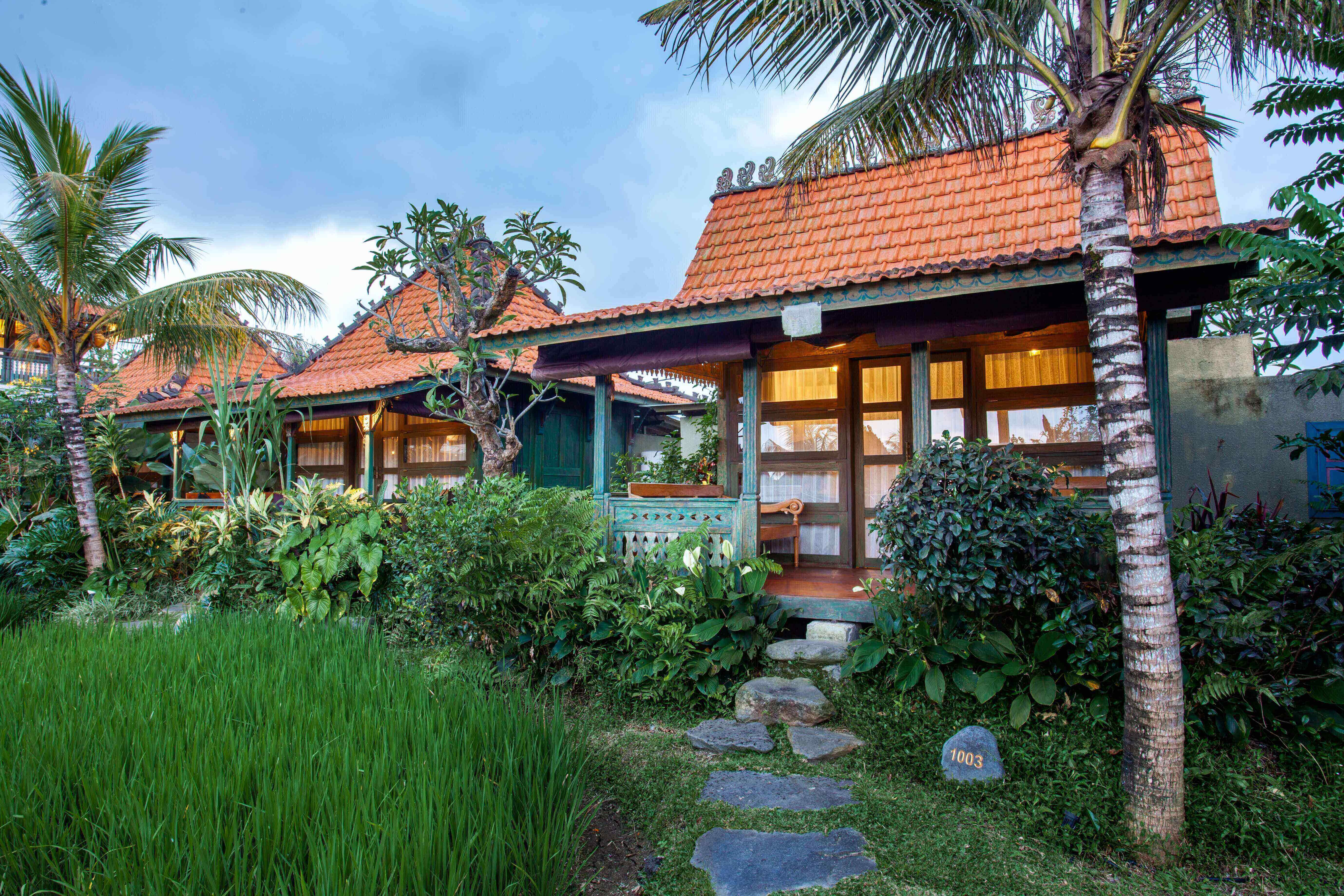 Bungalow with Terrace