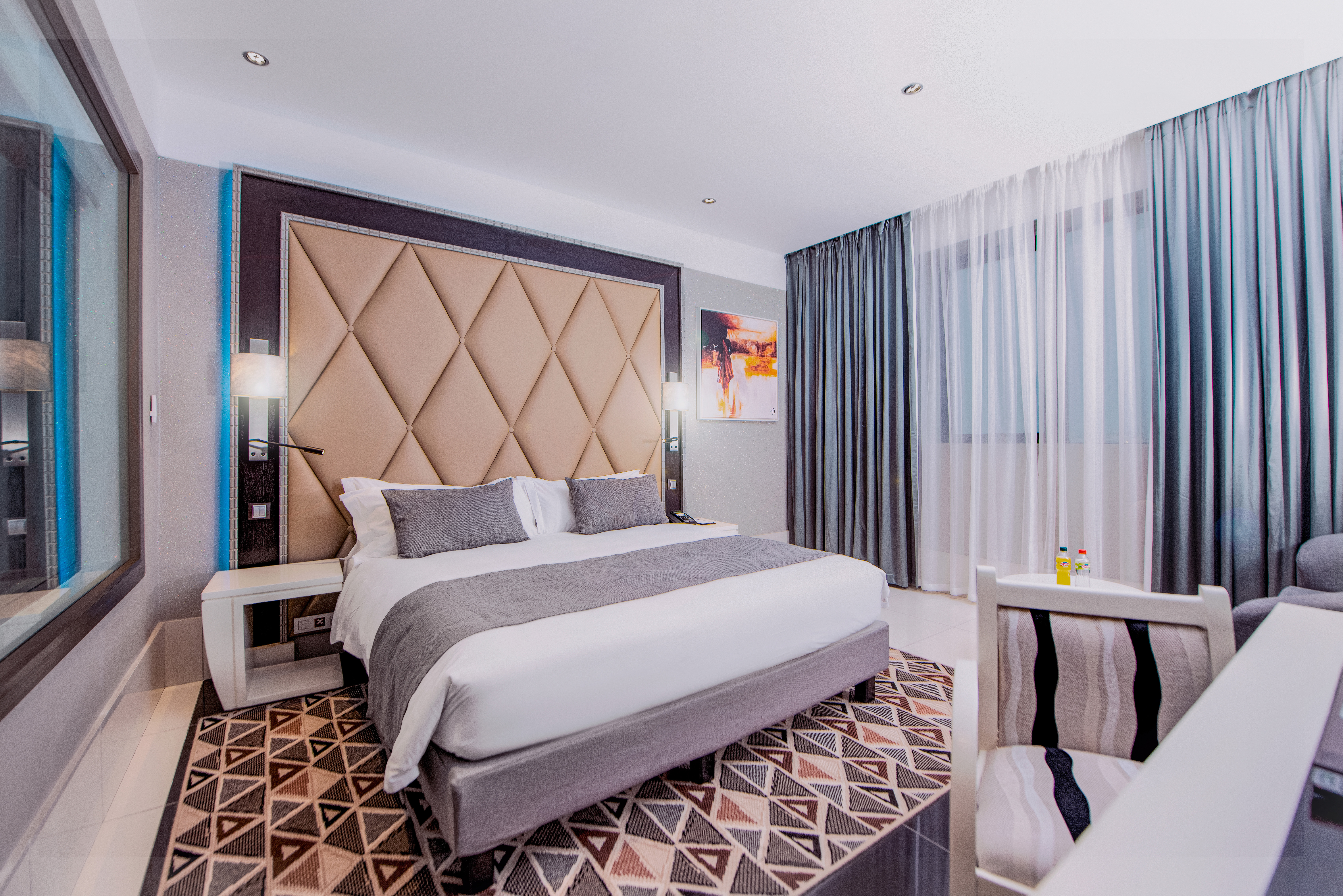 Double Deluxe One Bed