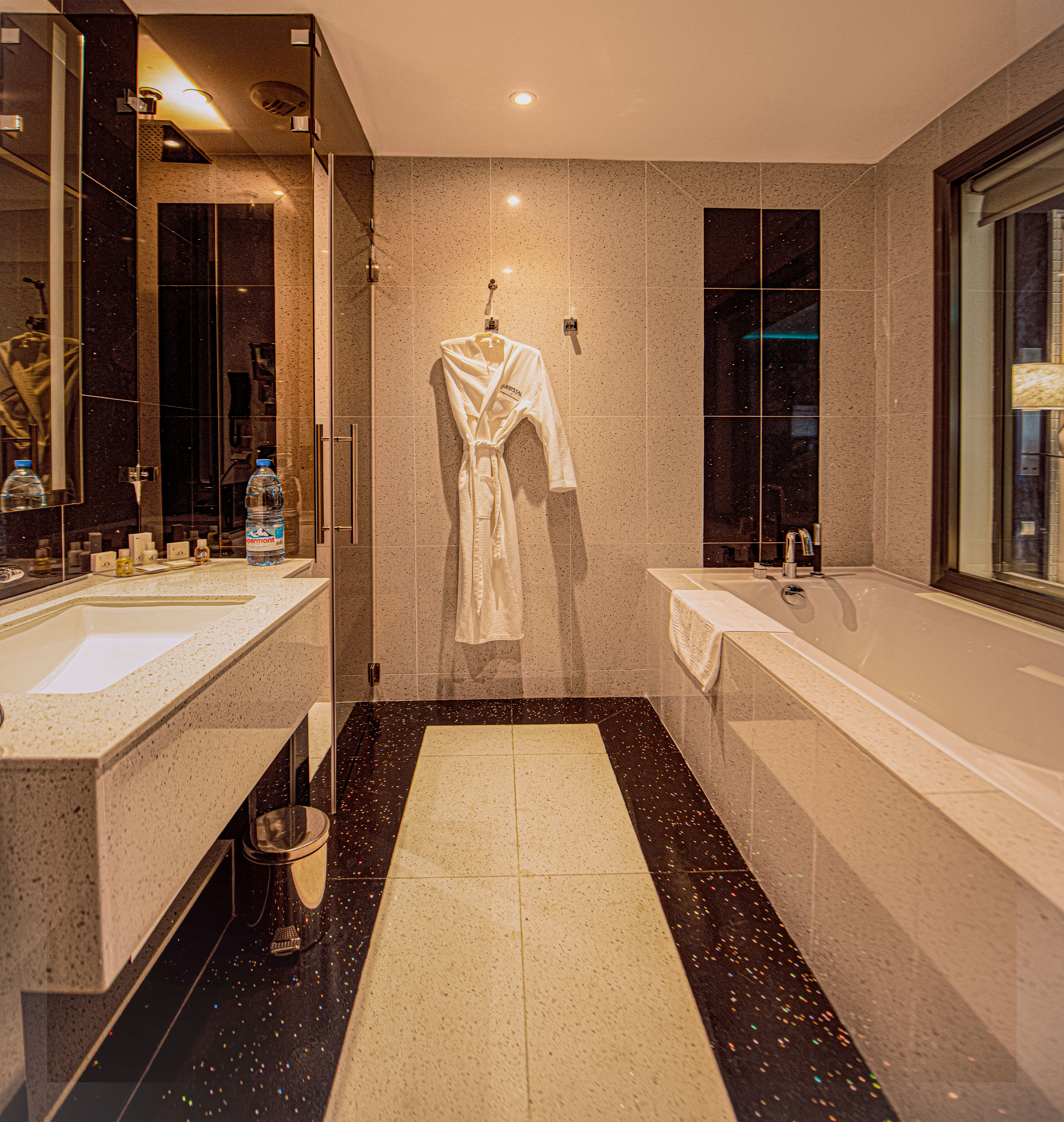 Double Deluxe One Bed