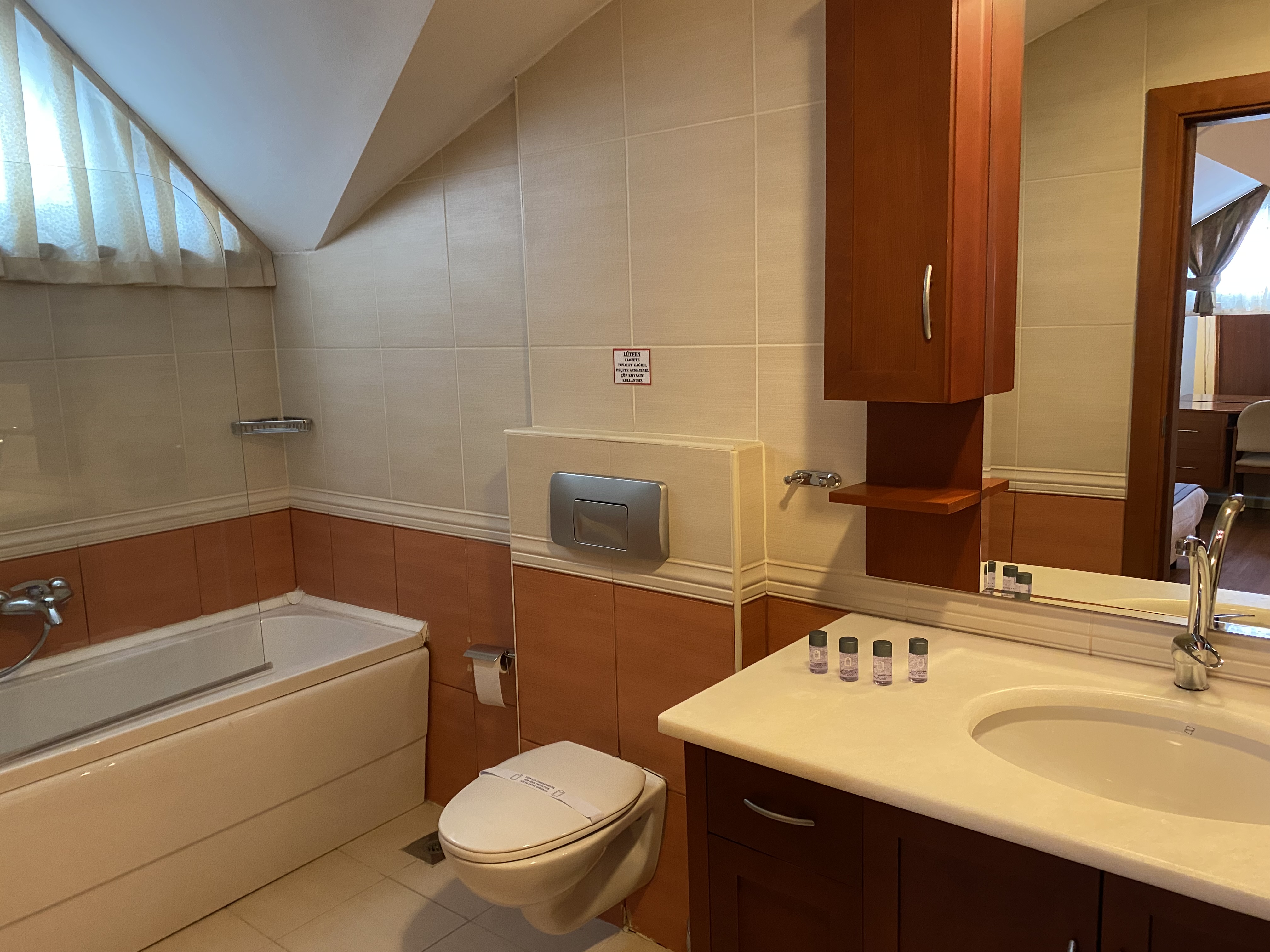 Junior Suite King Size Bed