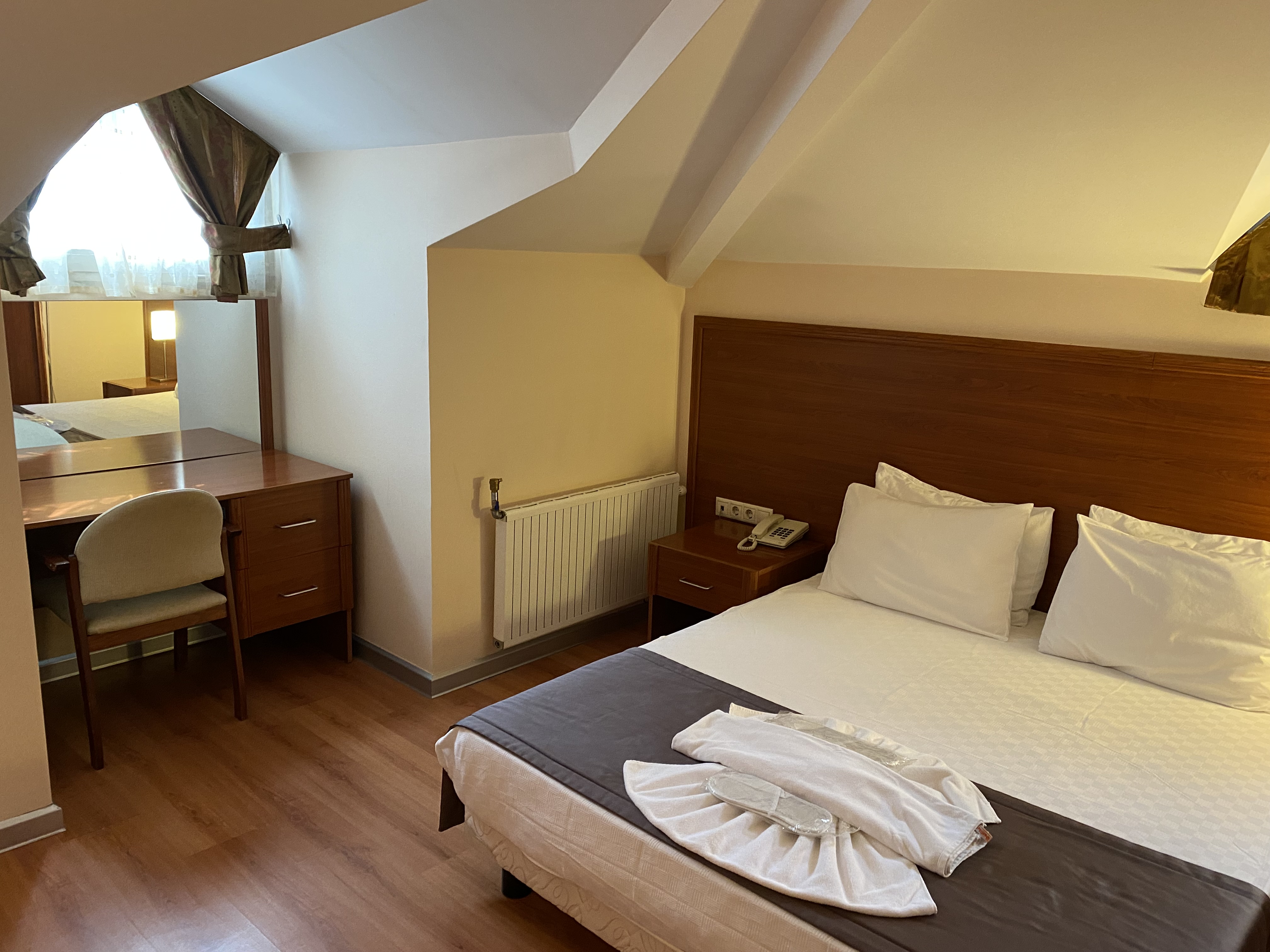 Junior Suite King Size Bed