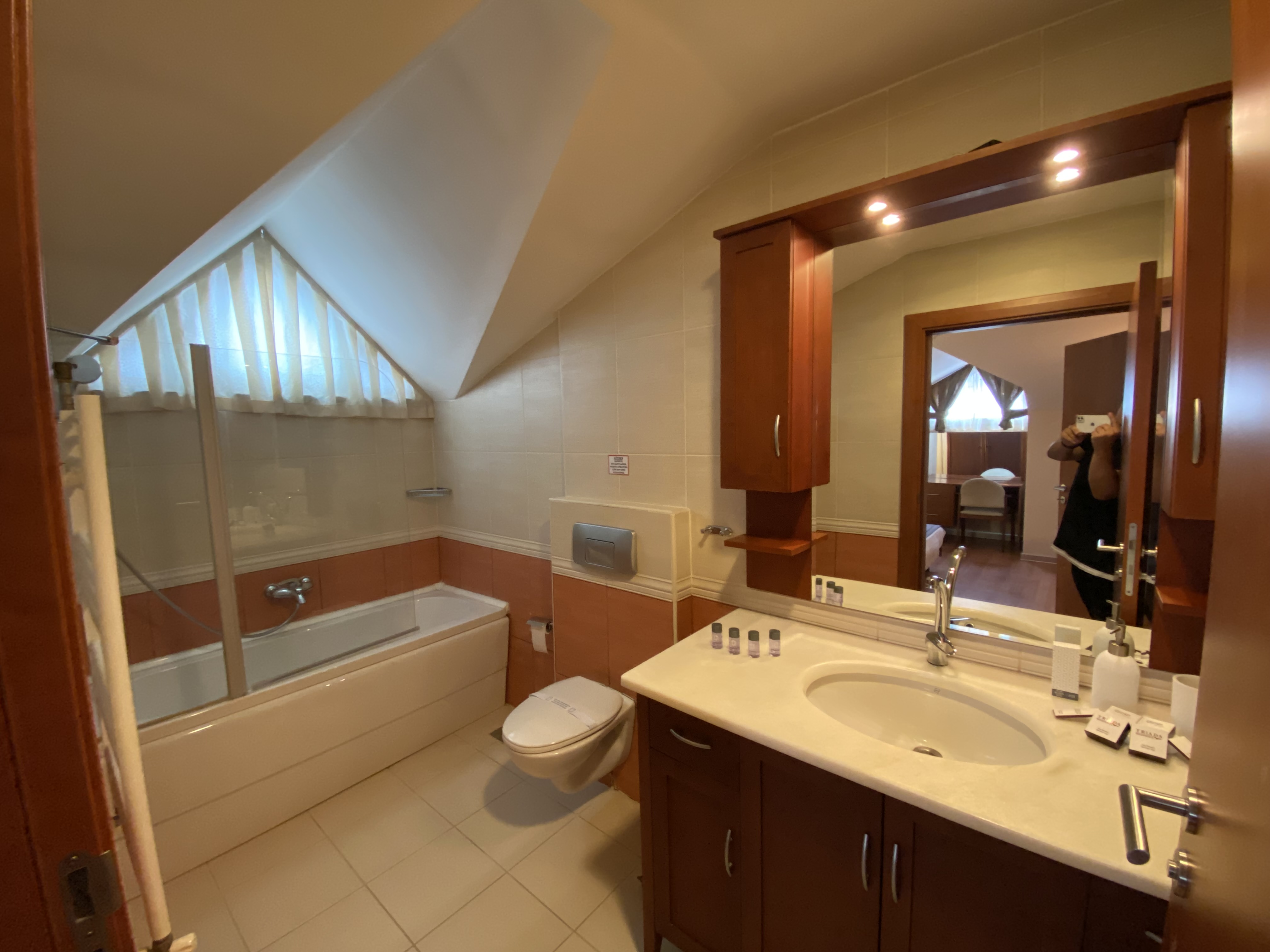 Junior Suite King Size Bed