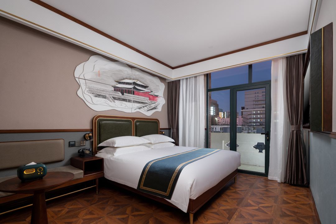 Double Queen Size Bed