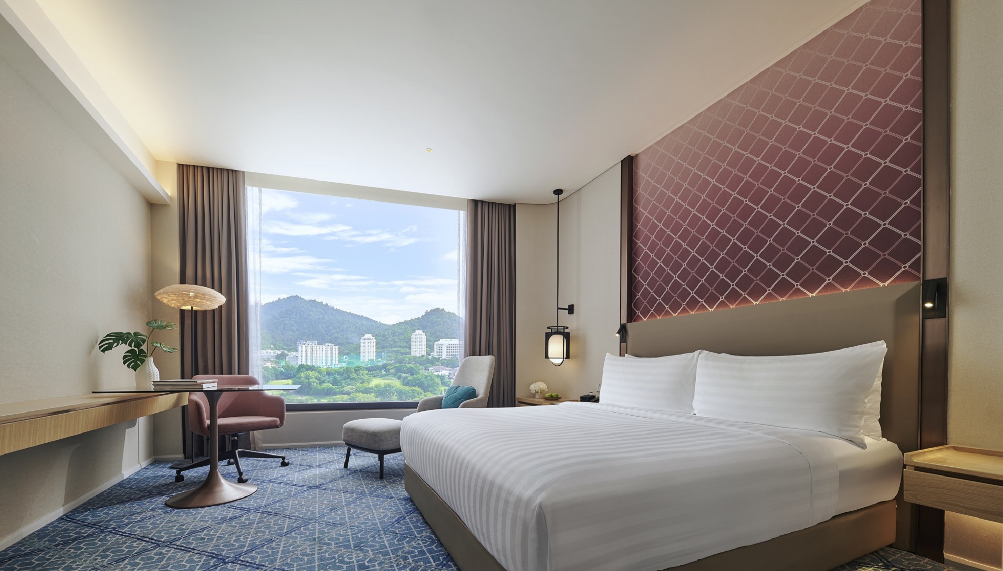 Double Deluxe King Bed