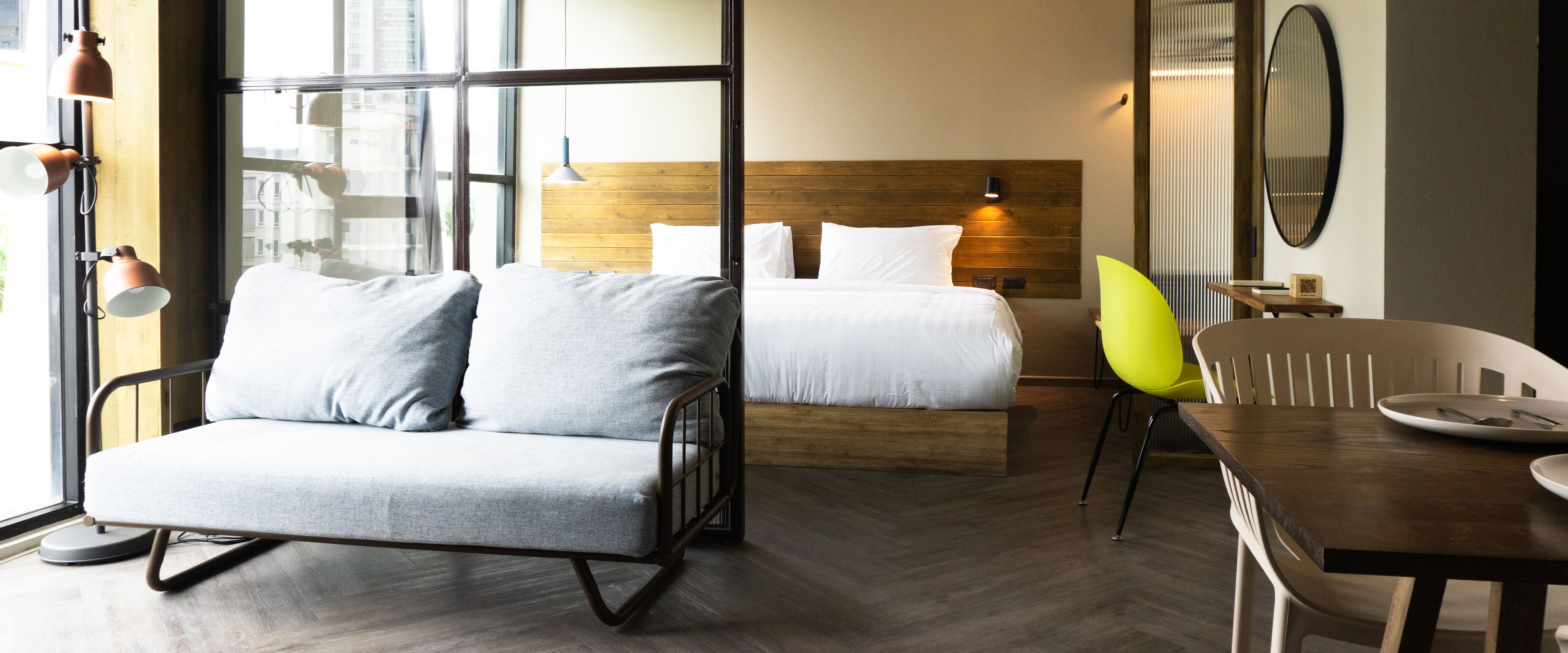 Double or Twin Deluxe One Bedroom