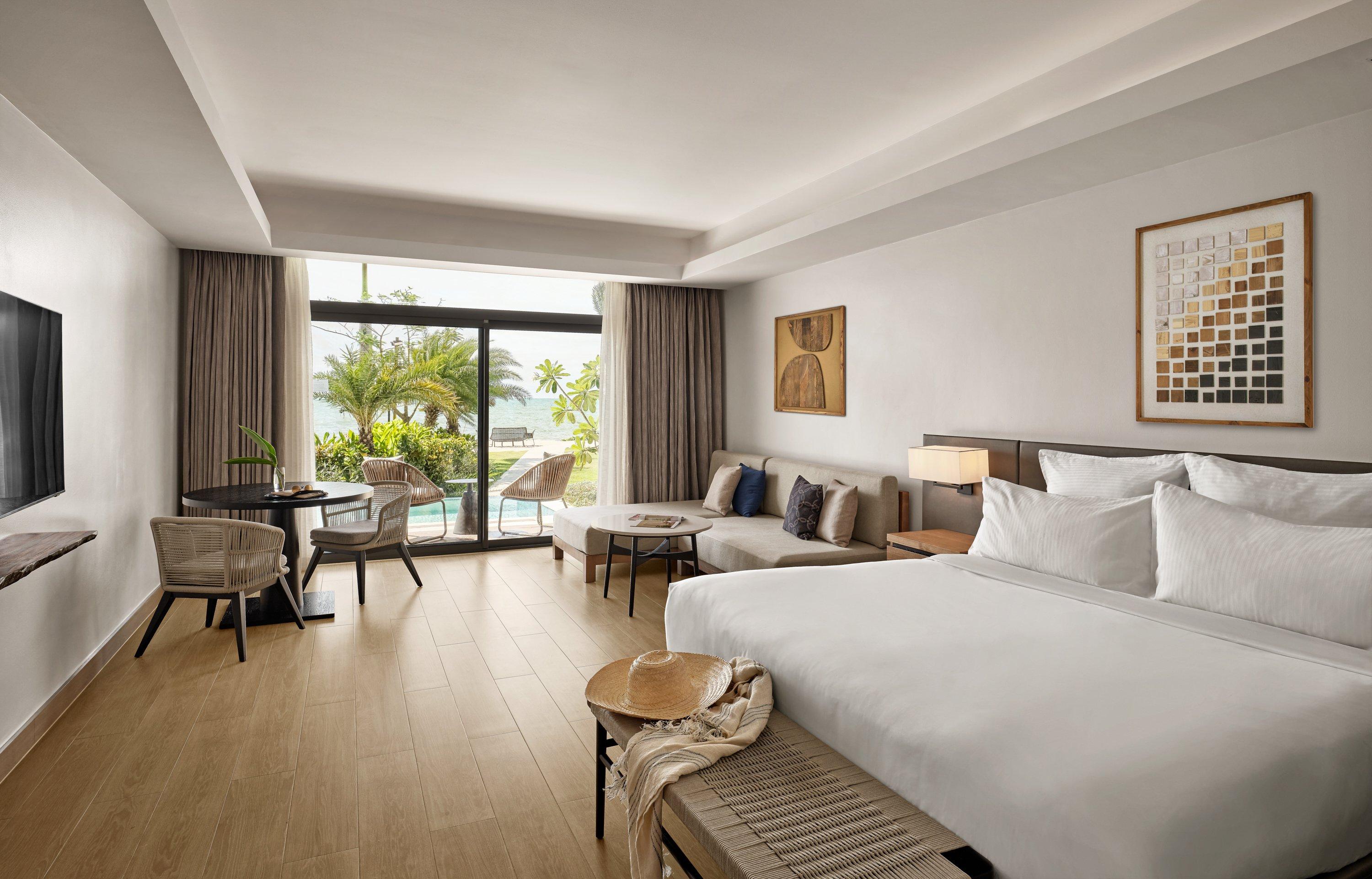 Junior Suite Ocean View King Bed