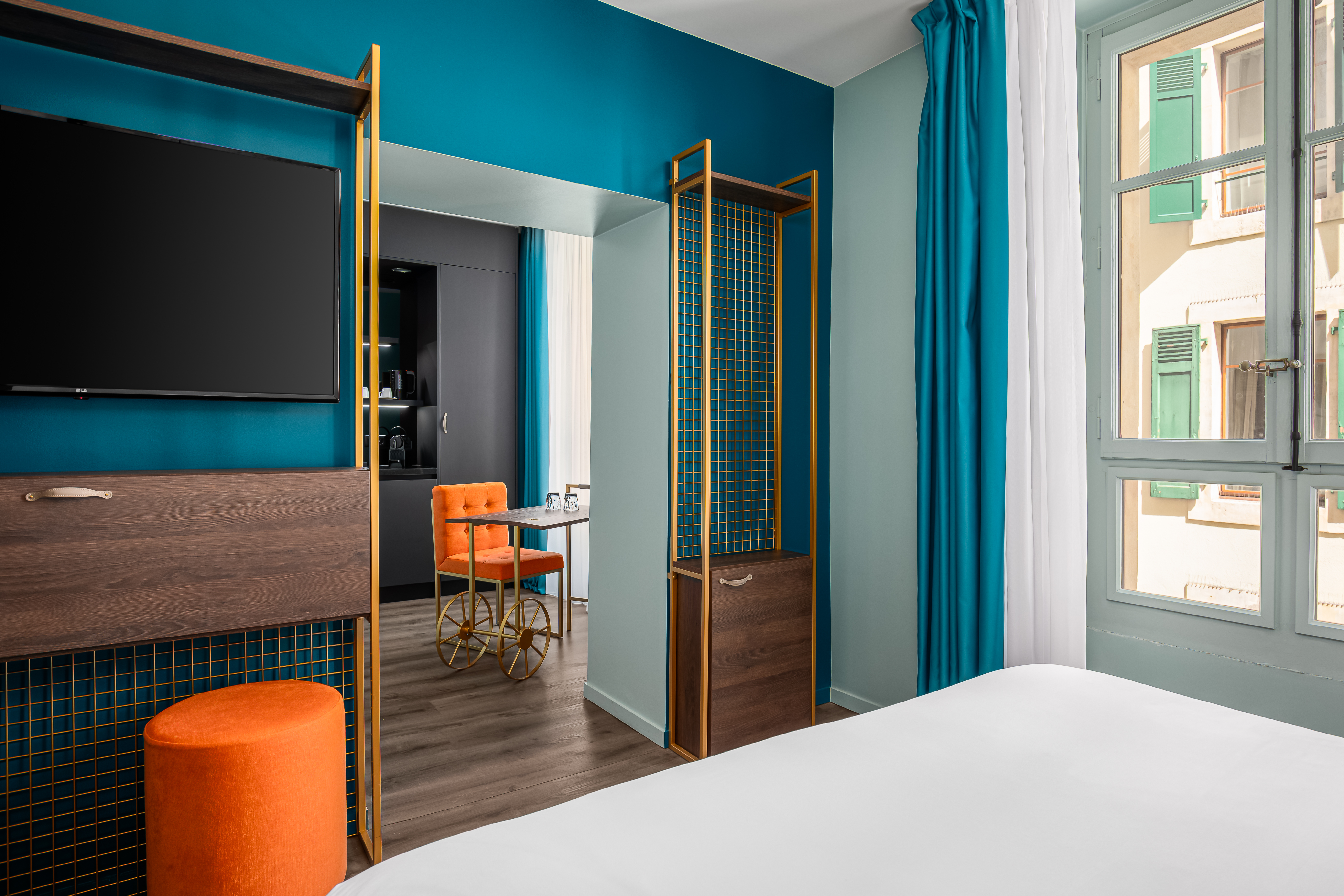 Double Single Executive