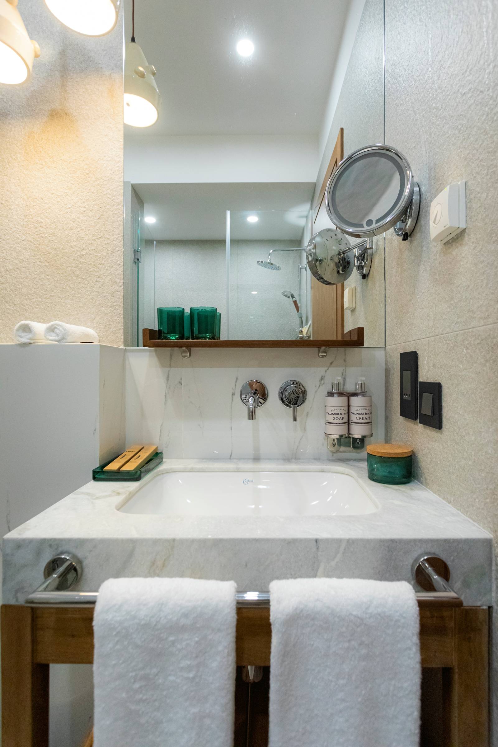 Double or Twin Standard