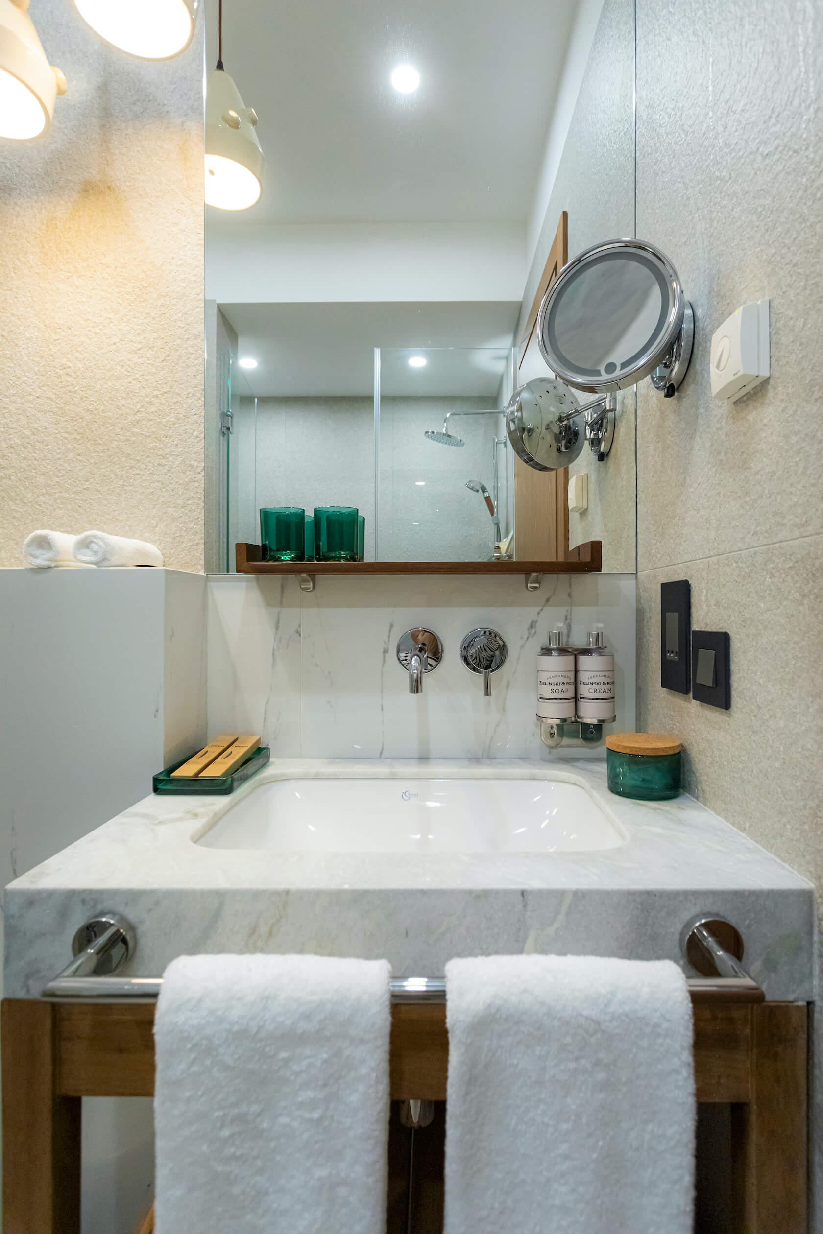 Double or Twin Deluxe