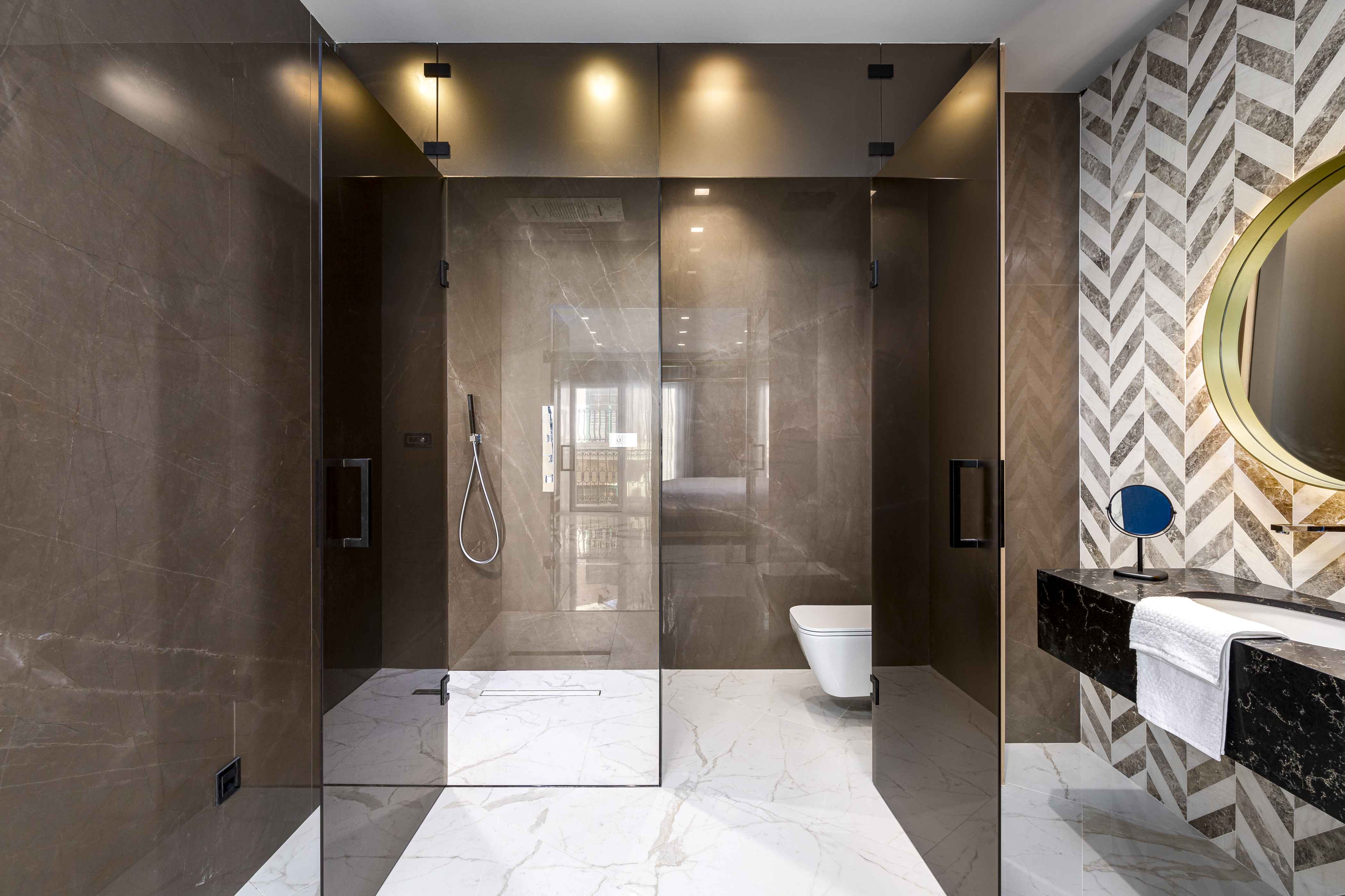 Double Deluxe One Bed