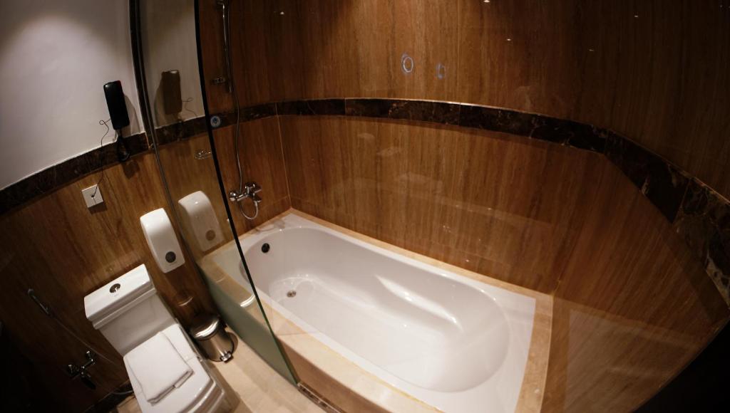 Studio Deluxe Queen Bed