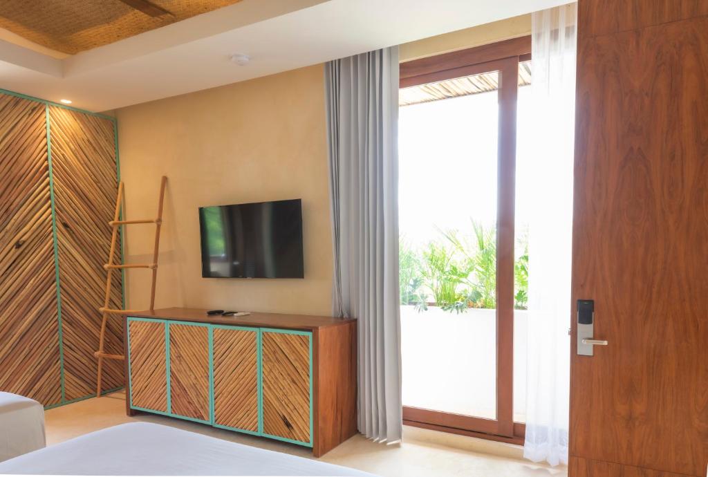 Quadruple Deluxe with Balcony