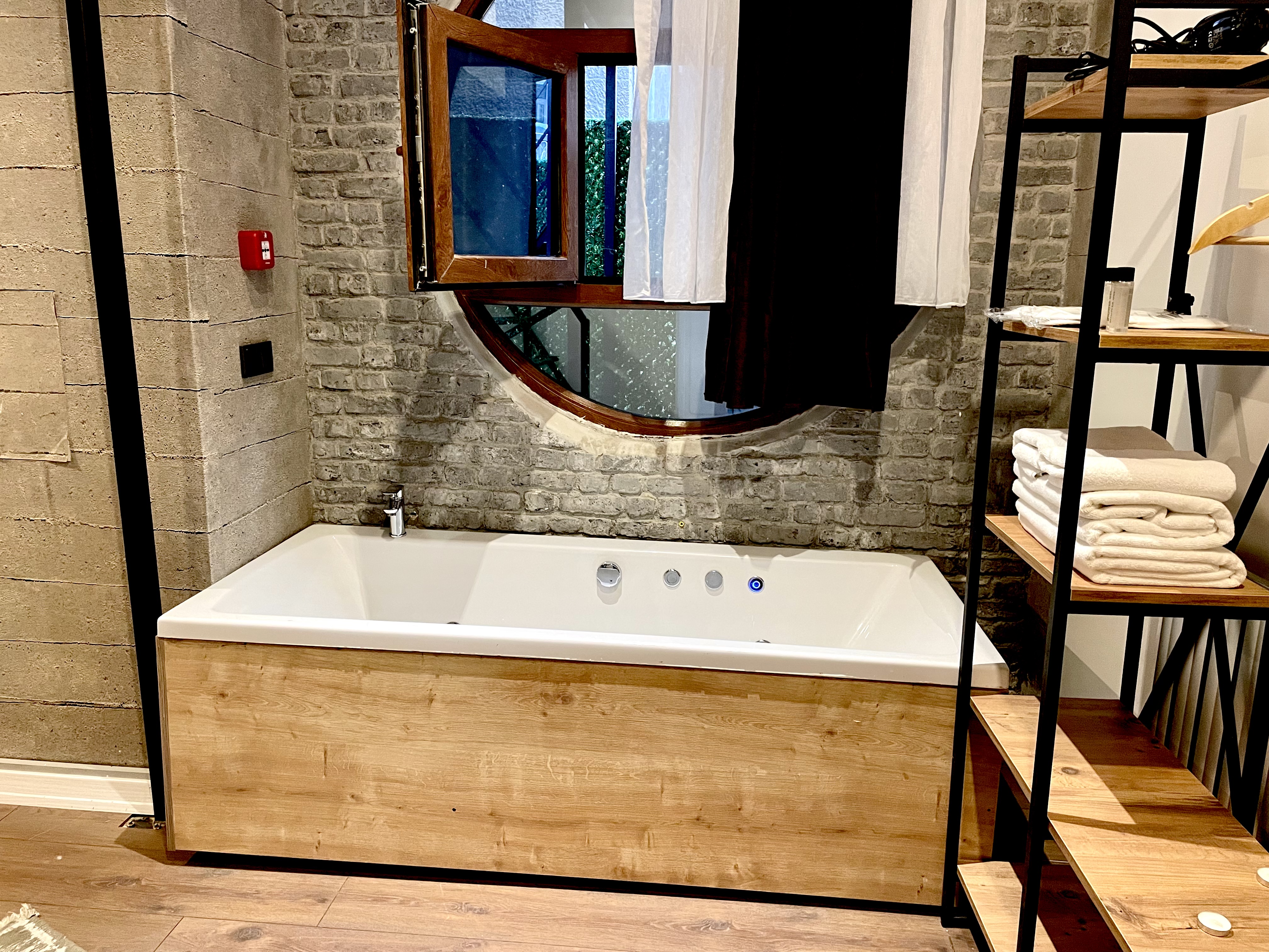 Junior Suite King Size Bed