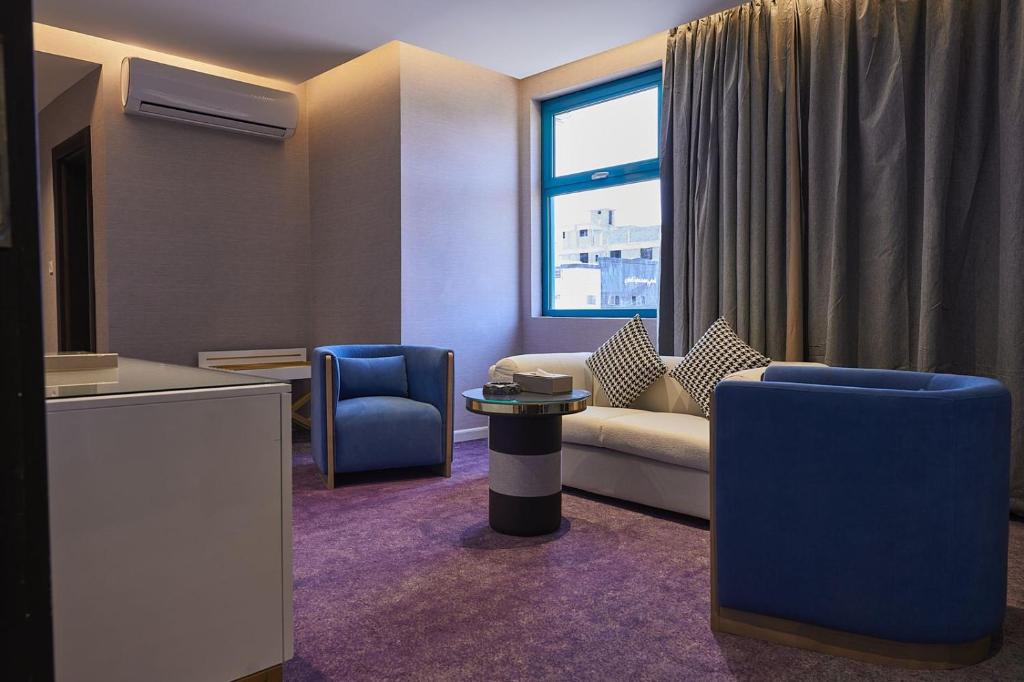 Junior Suite Business