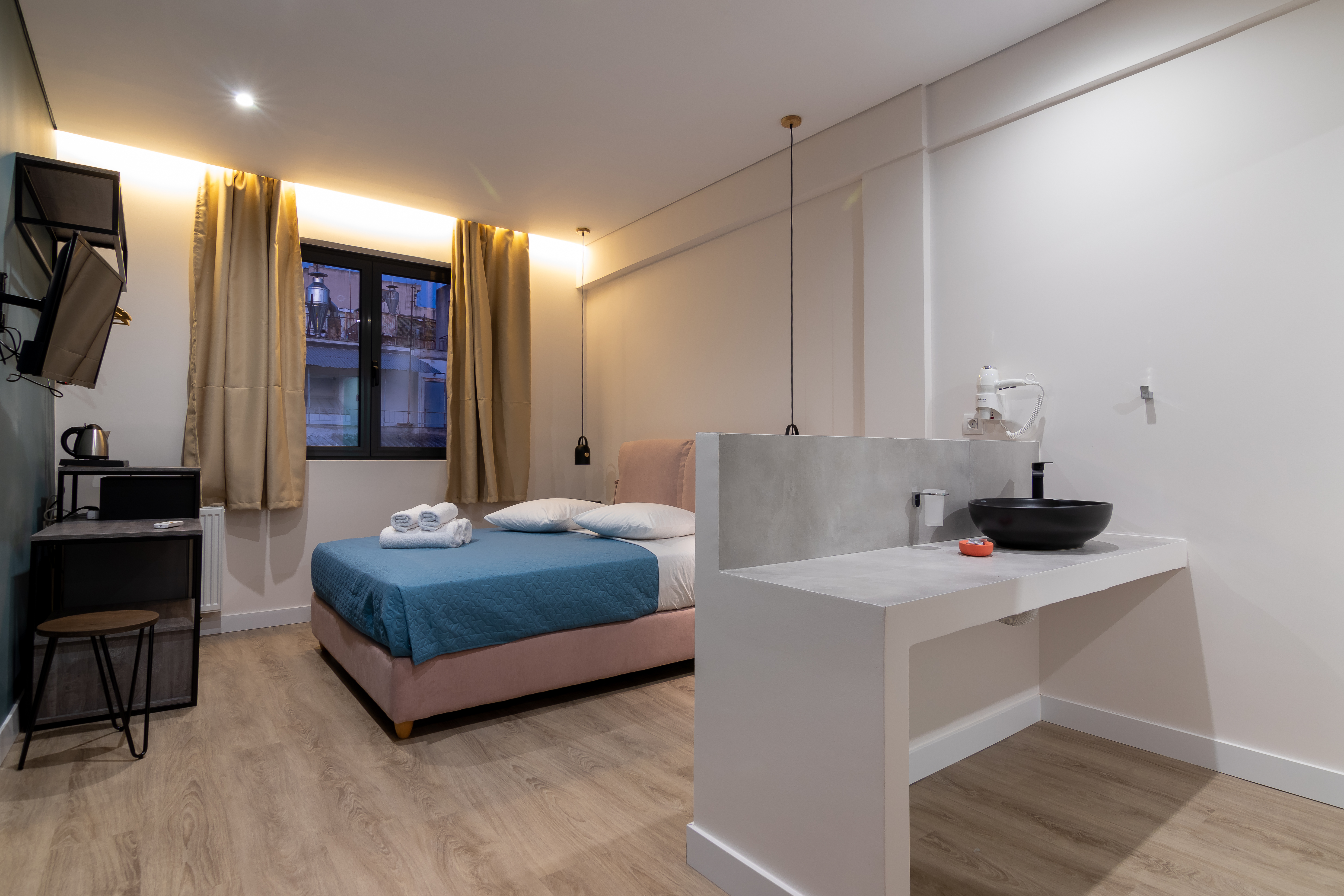 Double One Bedroom One Bathroom