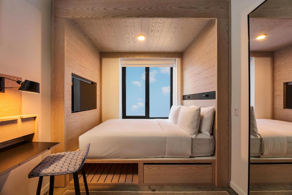 Room Deluxe King Bed