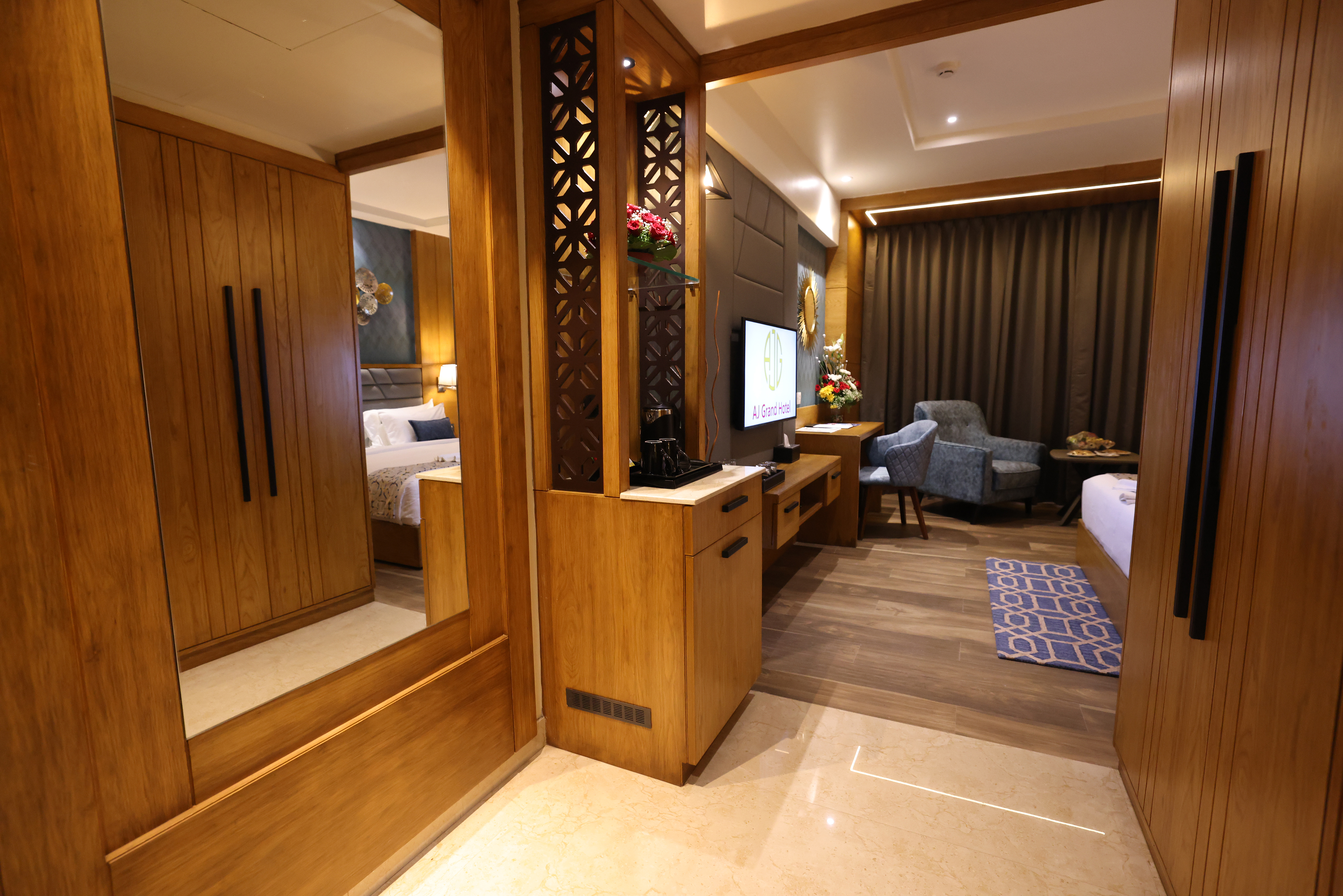 Double Deluxe King Bed