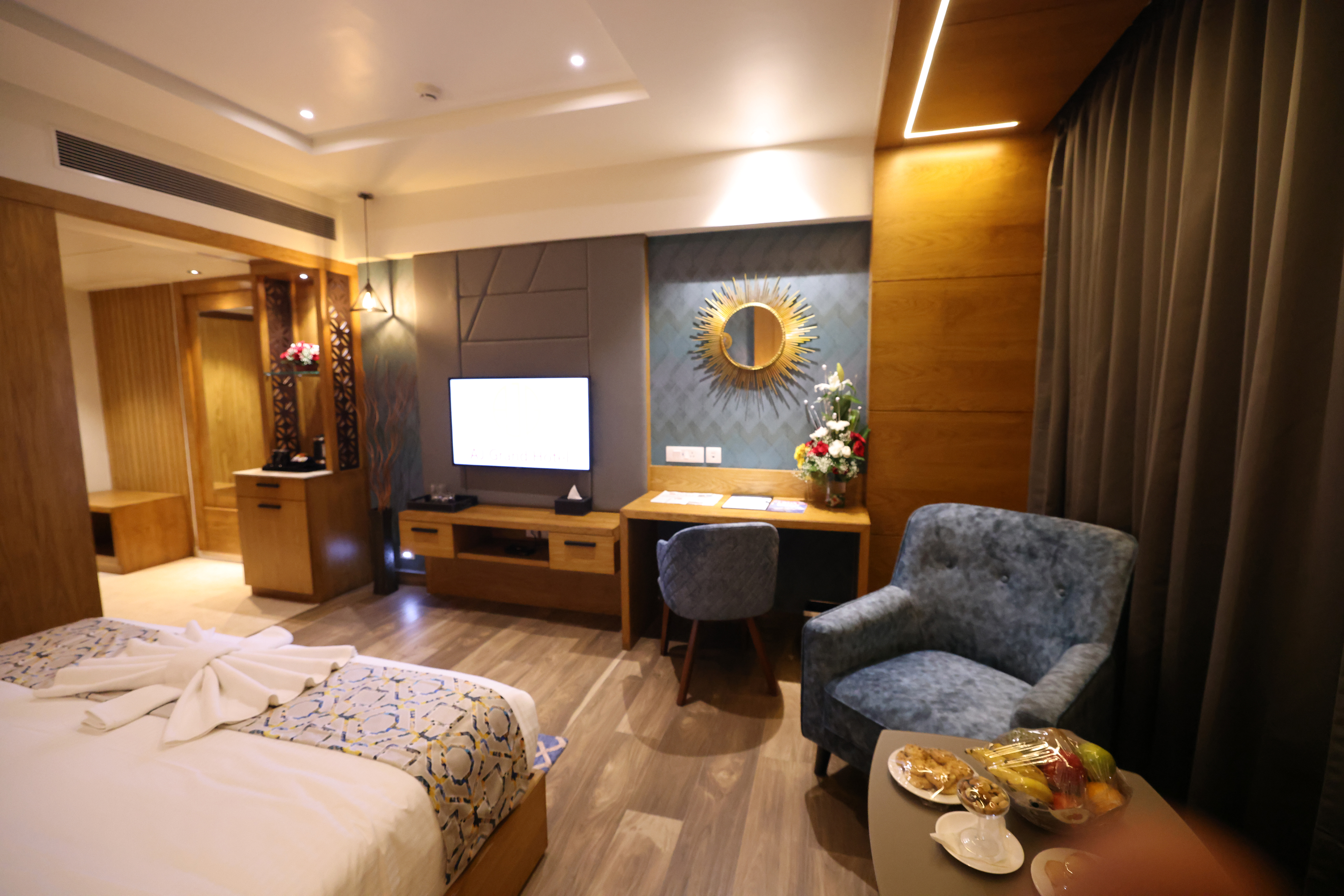 Double Deluxe King Bed