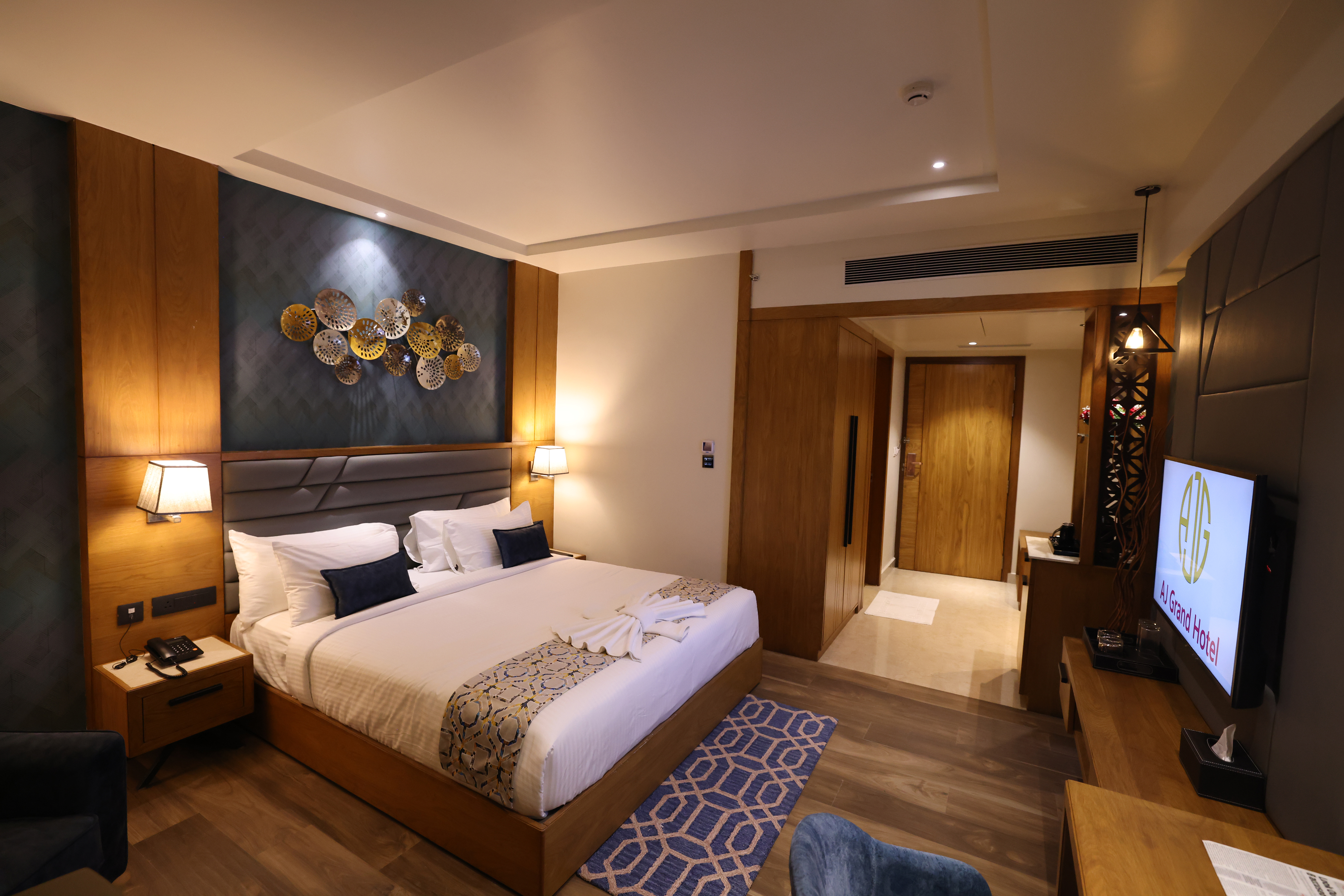 Double Deluxe King Bed