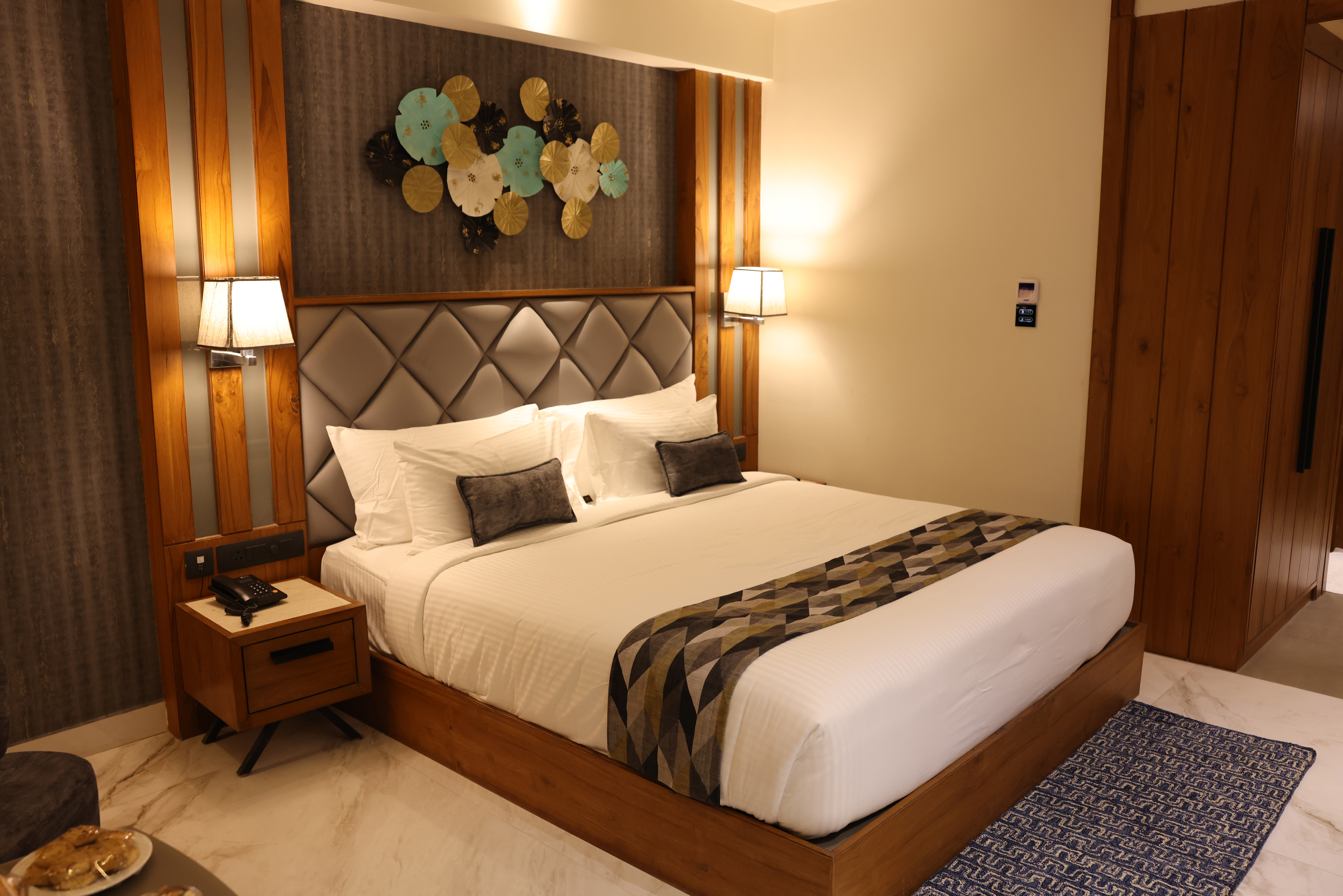 Double Deluxe King Bed