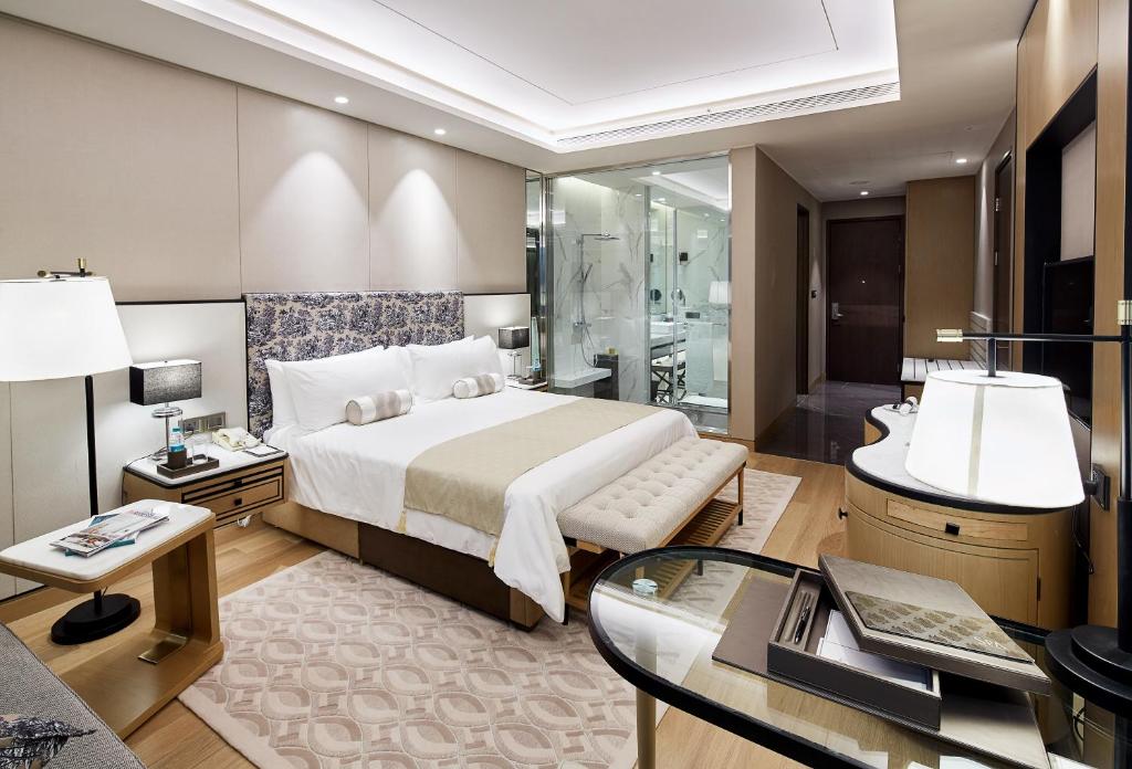 Double Premier King Bed