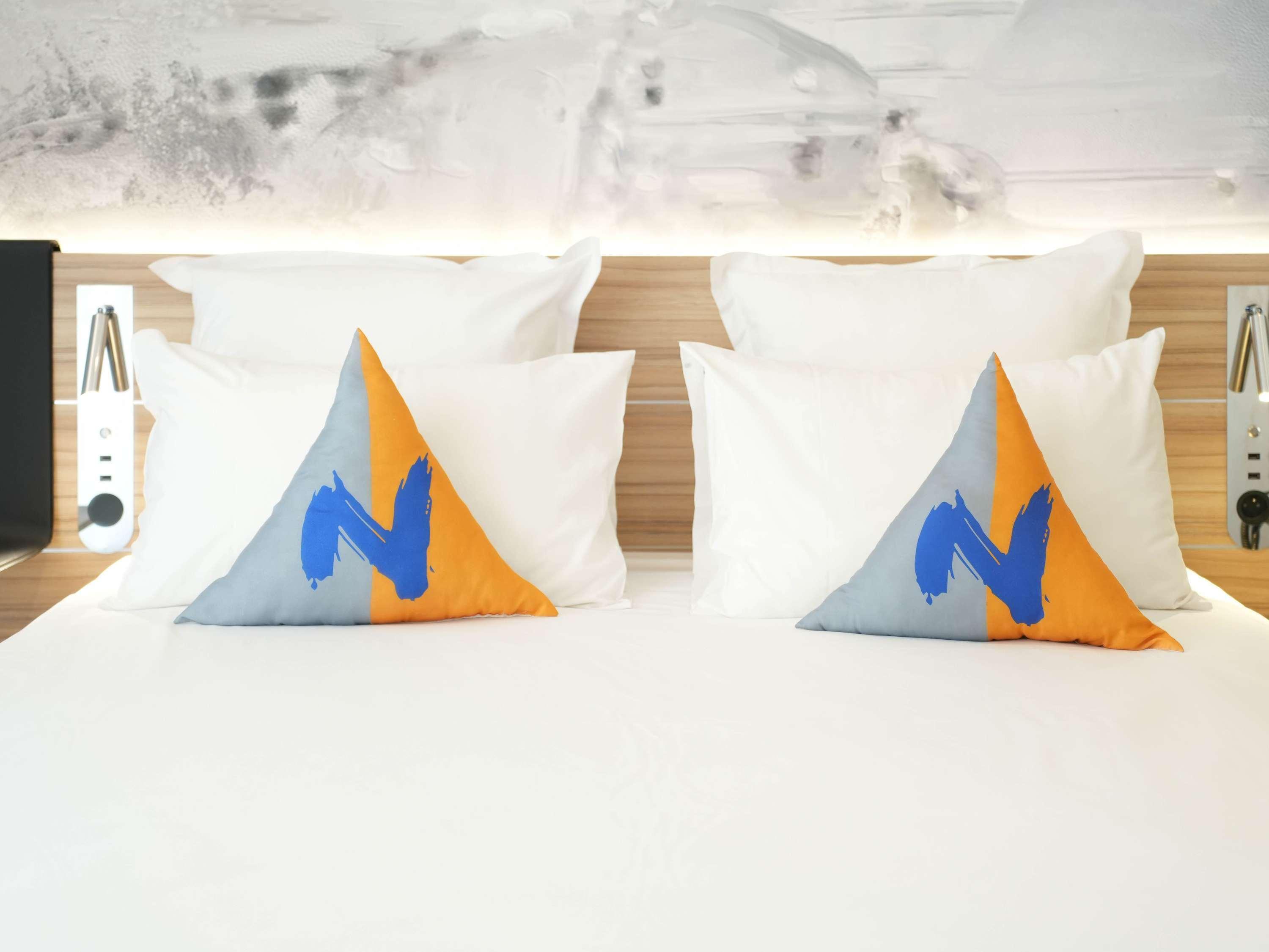 Double Classic Double Bed