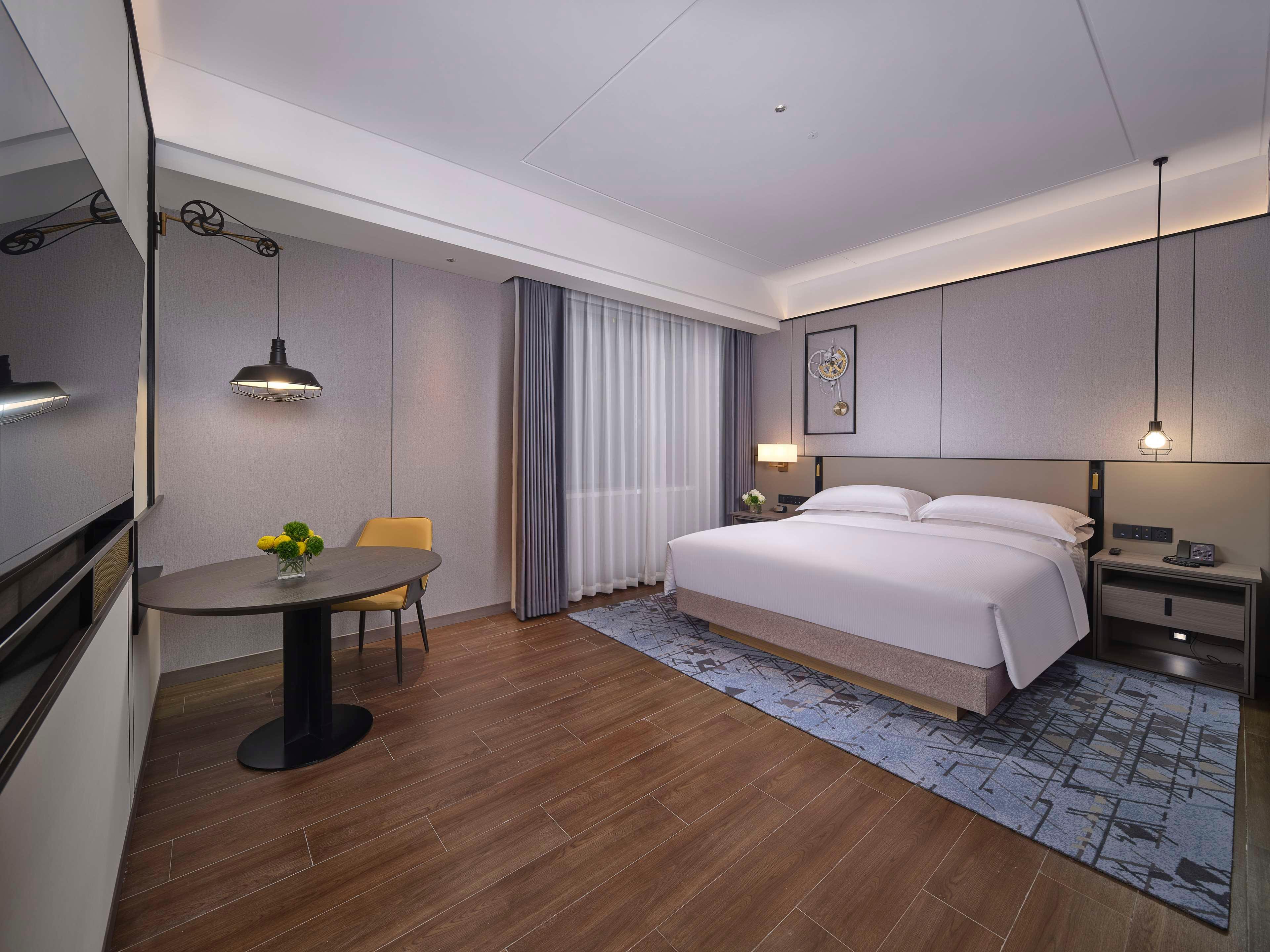 Double Superior King Bed